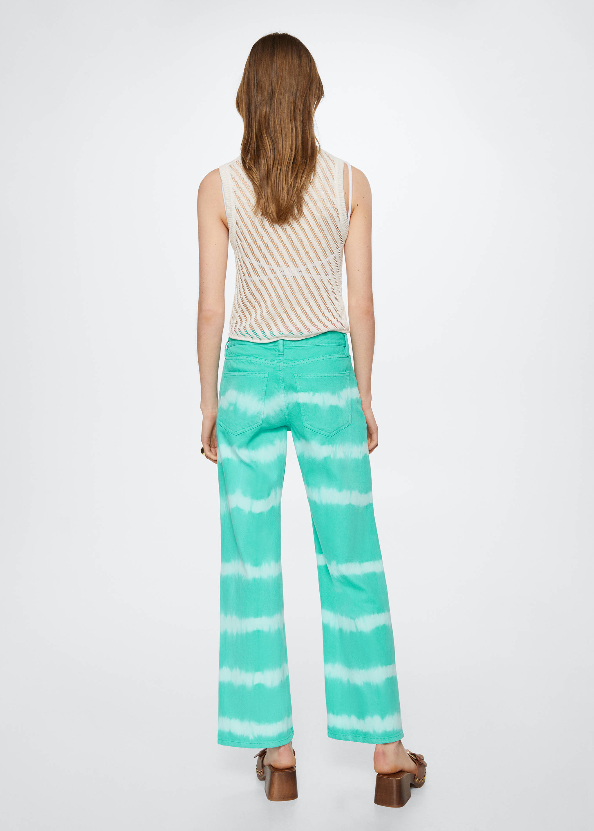 Wideleg-Jeans mit Tie-Dye-Muster - Rückseite des Artikels