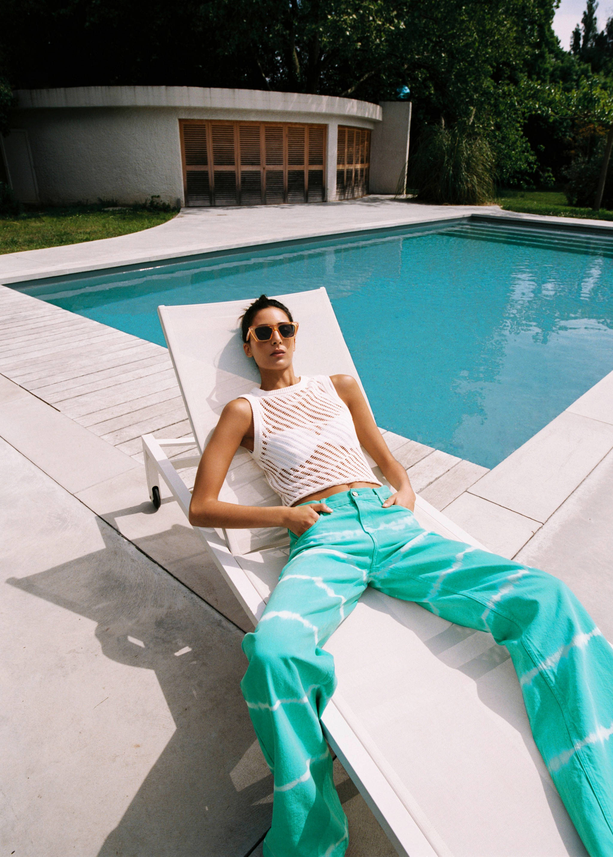 Wideleg-Jeans mit Tie-Dye-Muster - Detail des Artikels 6