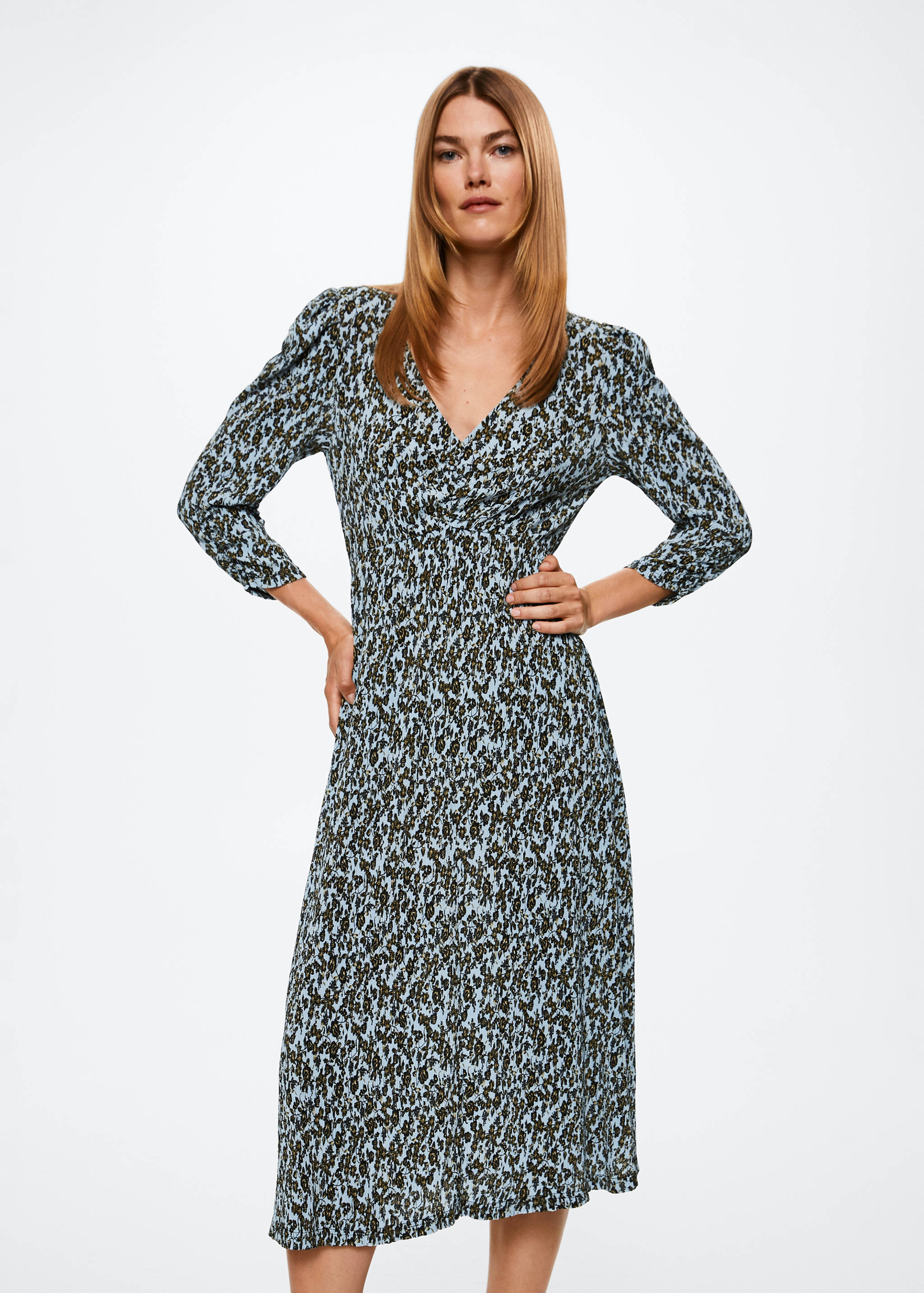 Robe plissée imprimée - Plan moyen