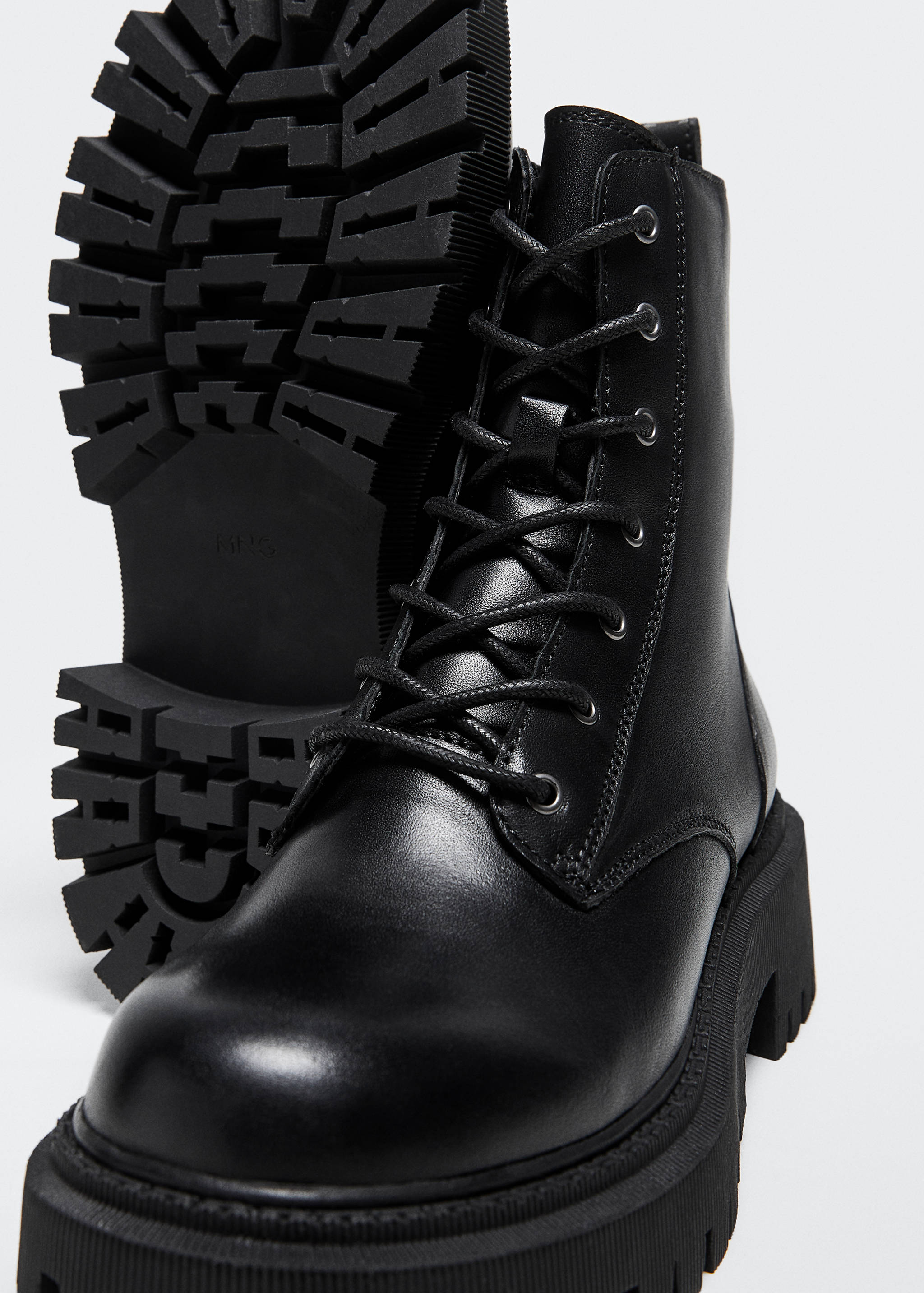 Lederstiefel zum Schnüren - Detail des Artikels 2