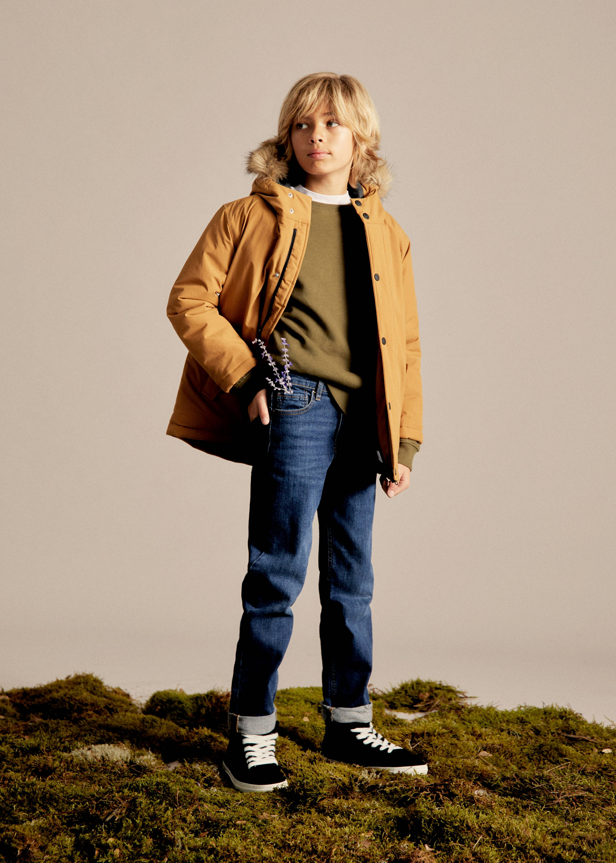 Regular jeans with turn-up hem  - Details of the article 5