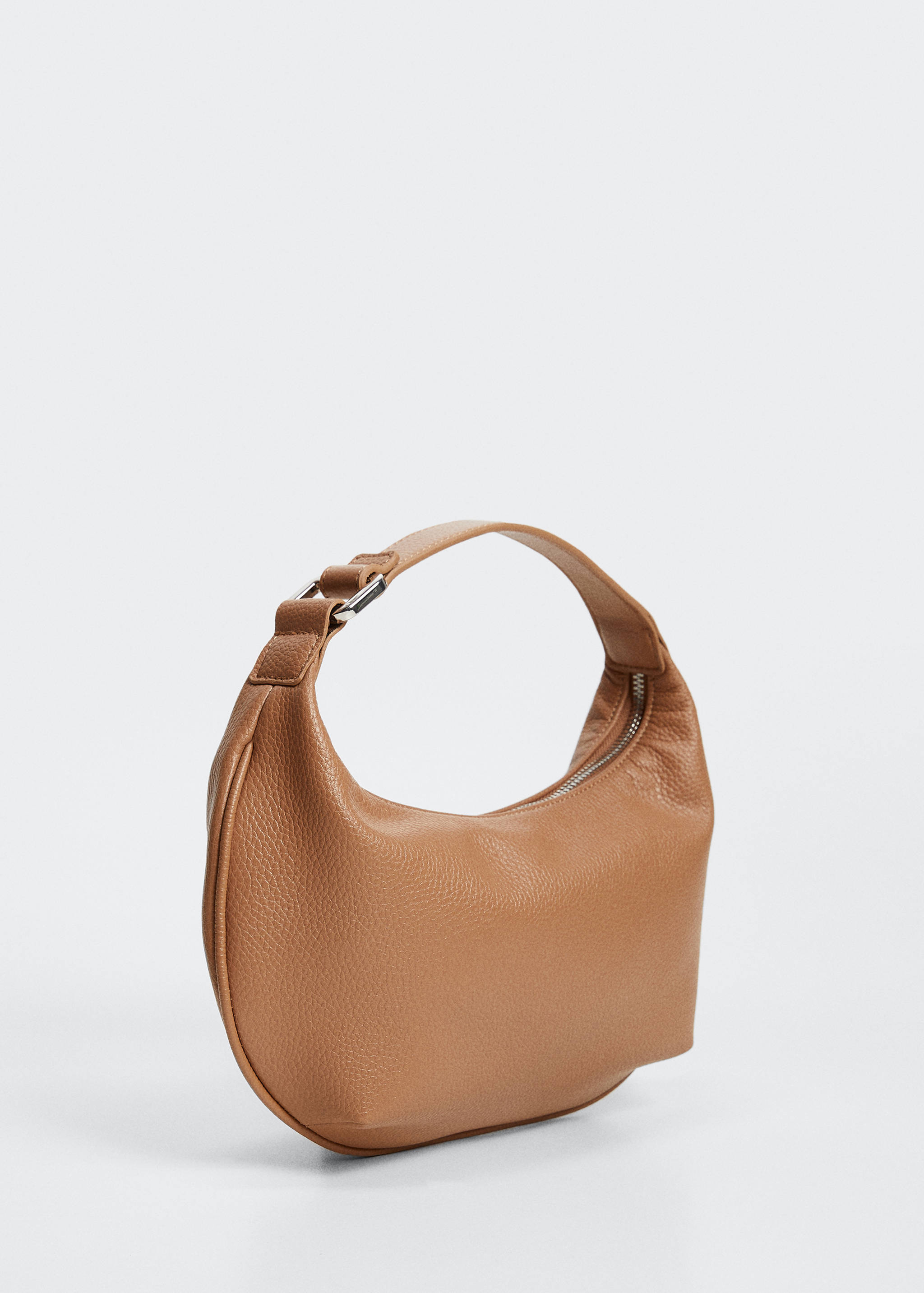 Bolso ovalado asa corta  - Plano medio
