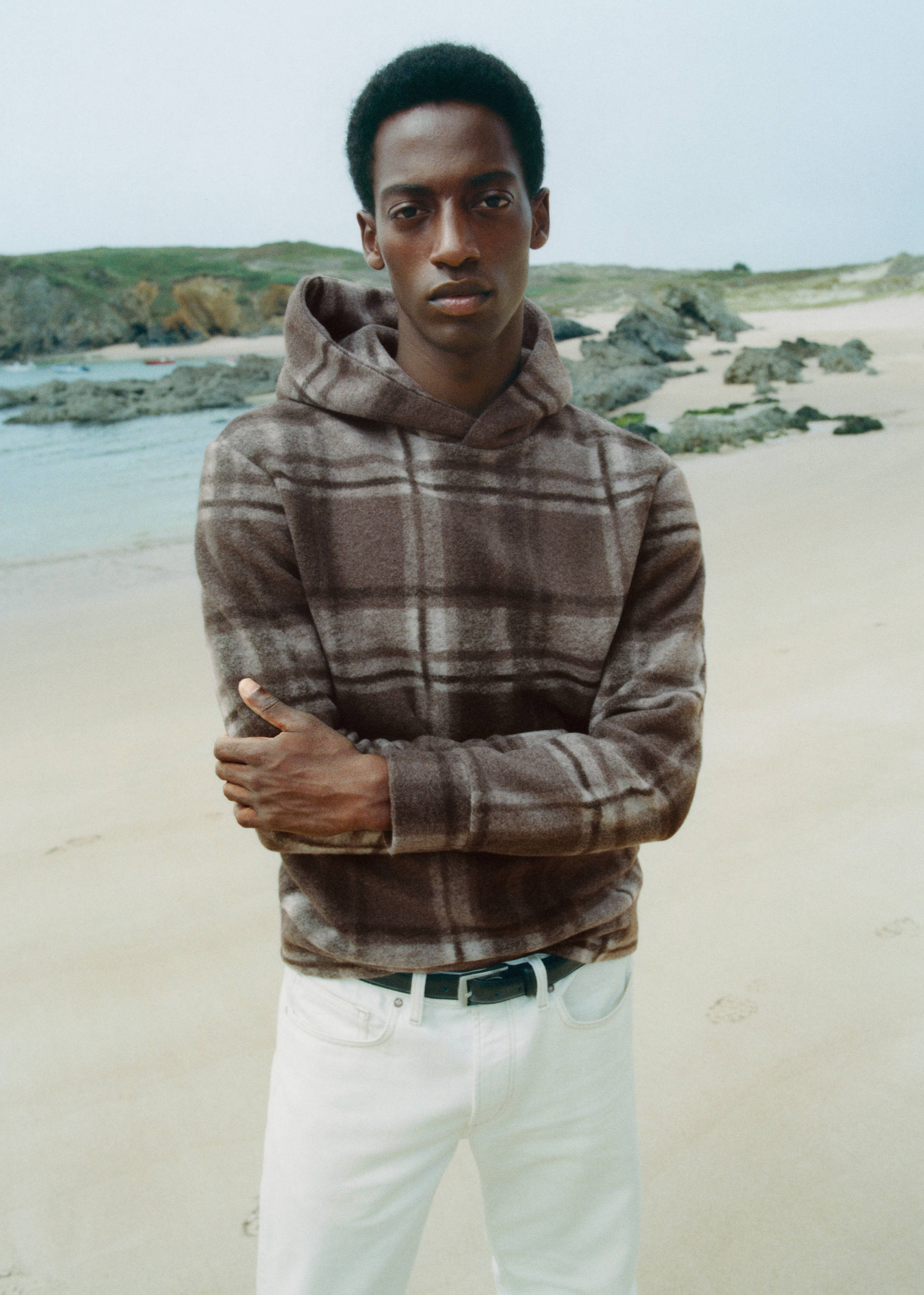 Texturiertes Sweatshirt mit Karomuster - Detail des Artikels 5