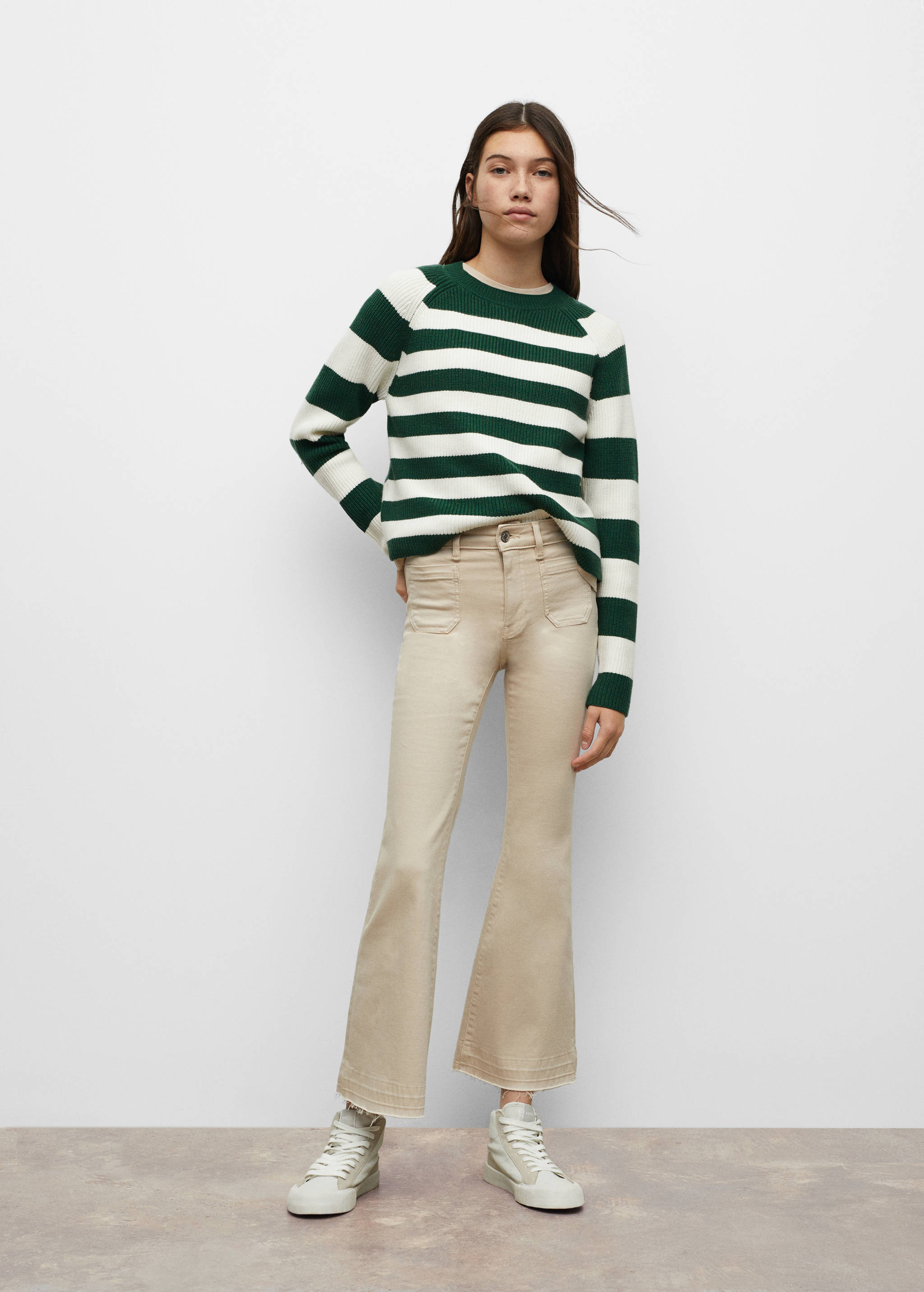 Round-neck striped sweater - General plane
