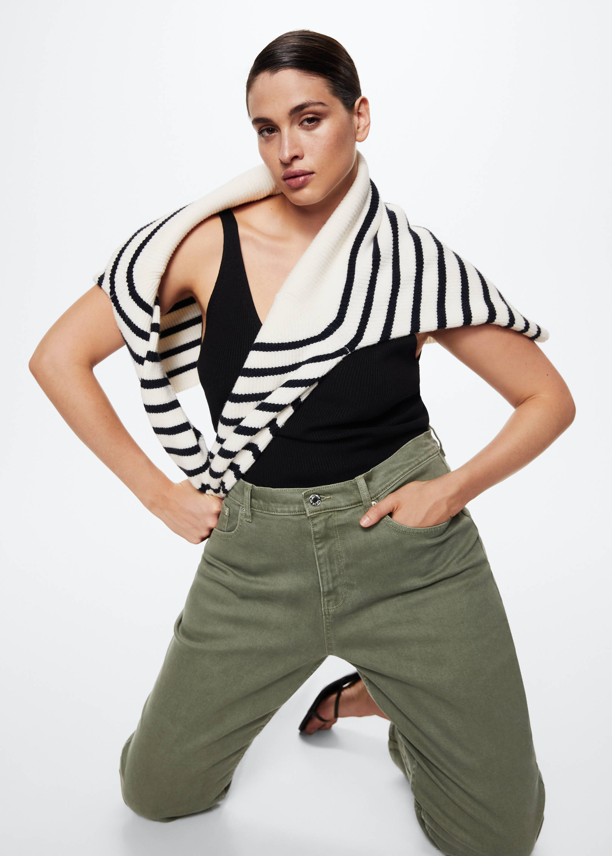 Mom comfort high-rise jeans - Details of the article 4