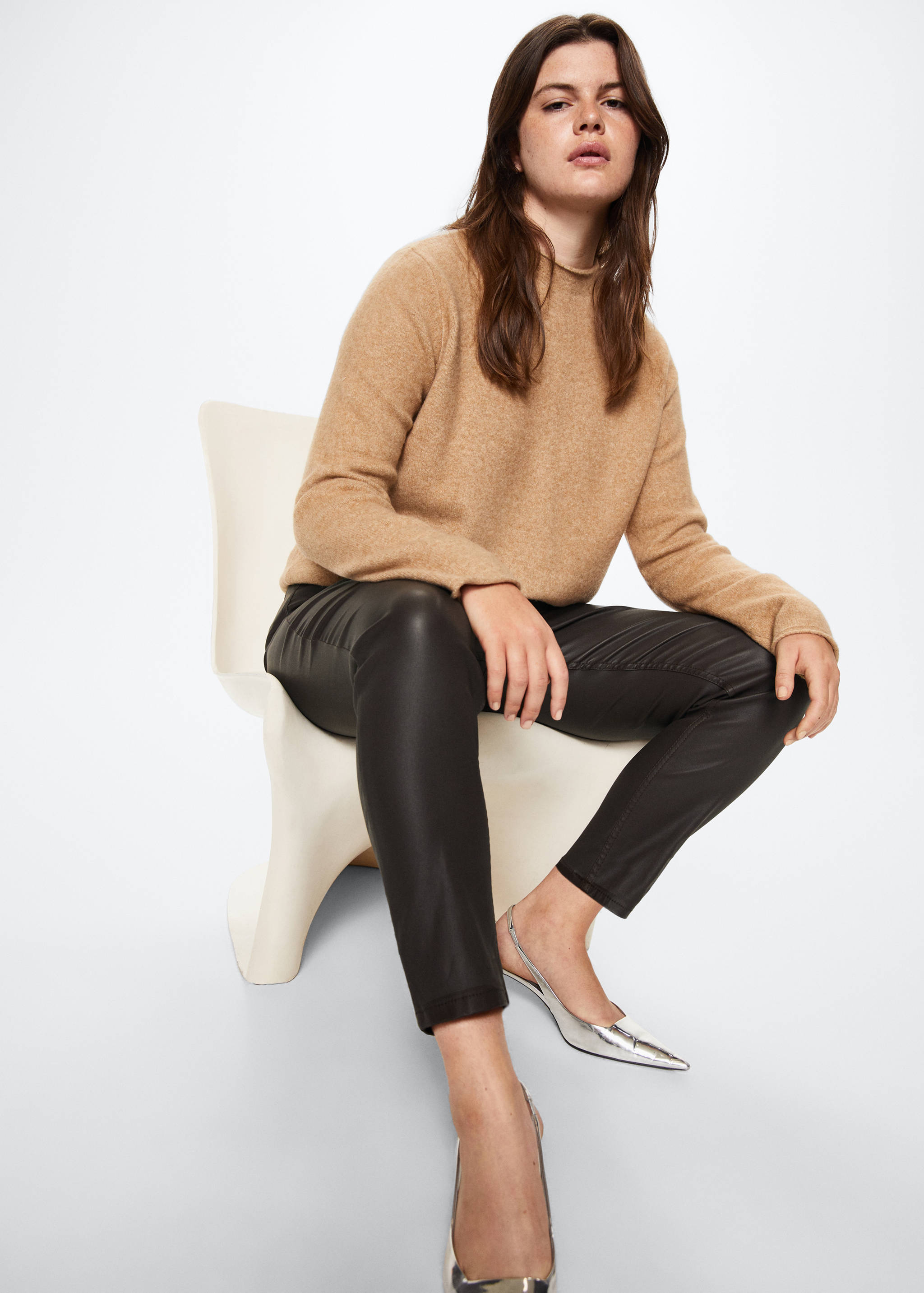 Skinny coated jeans - Details of the article 4