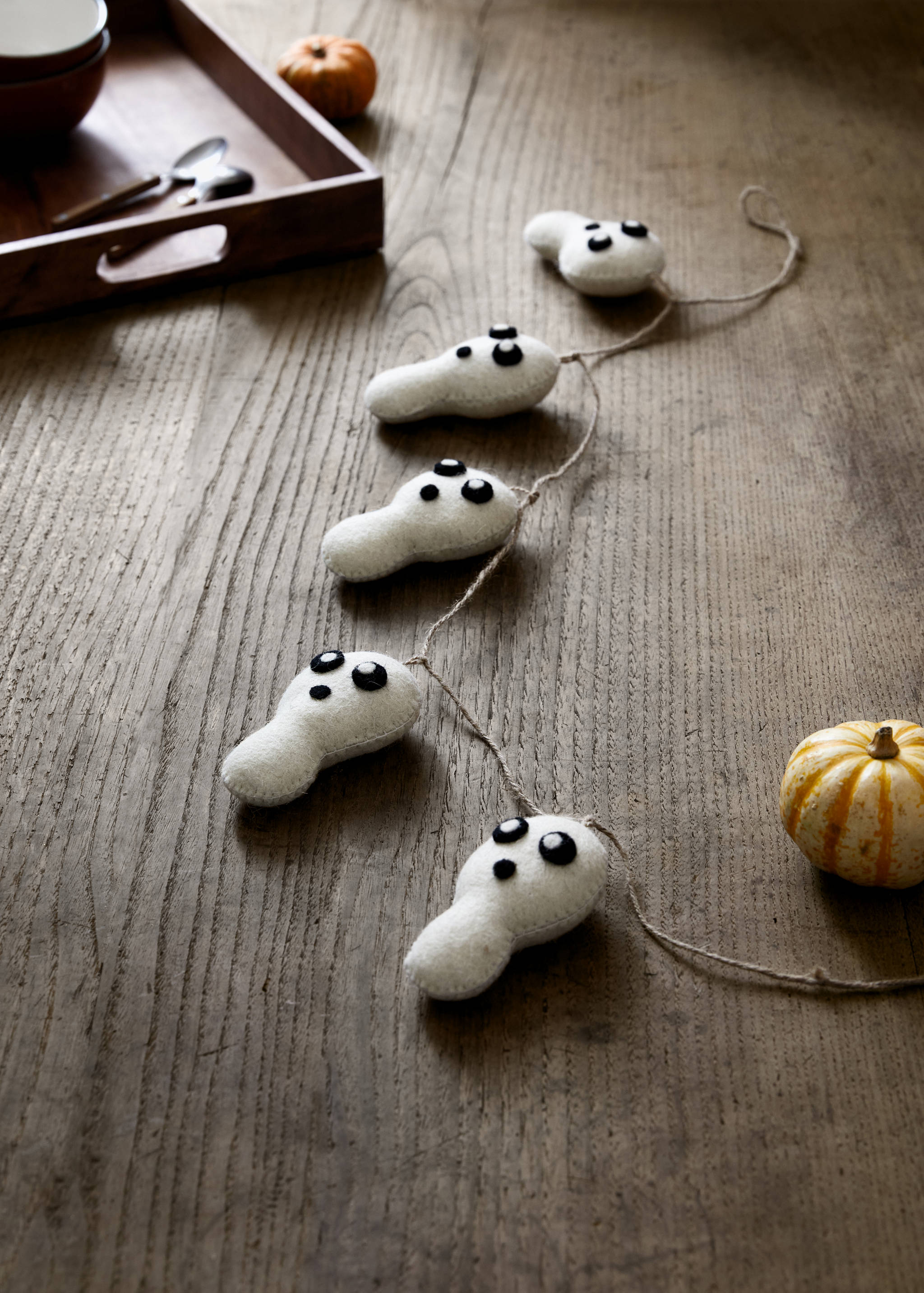 Ghosts Halloween garland - Details of the article 8