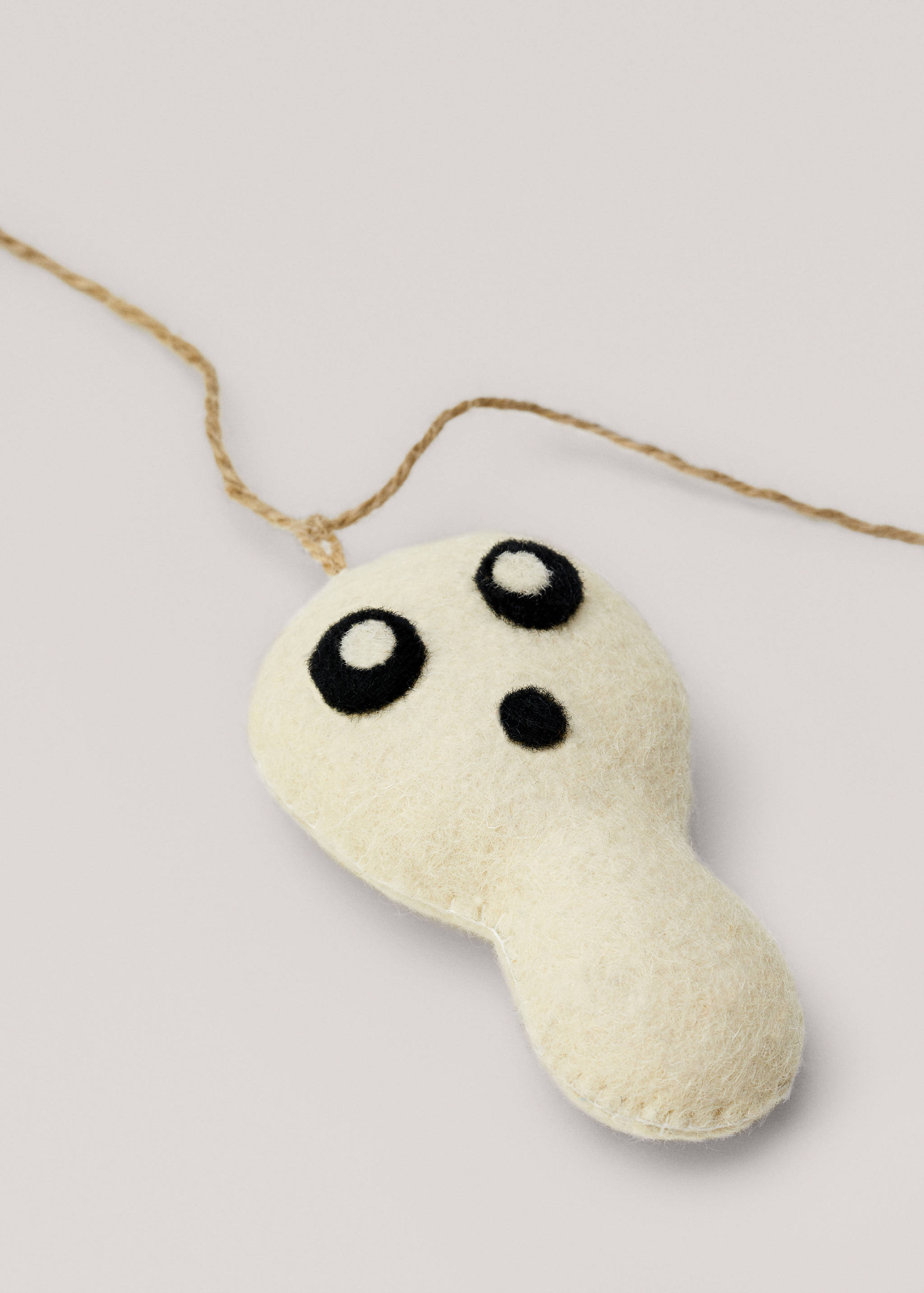 Ghosts Halloween garland - Details of the article 2