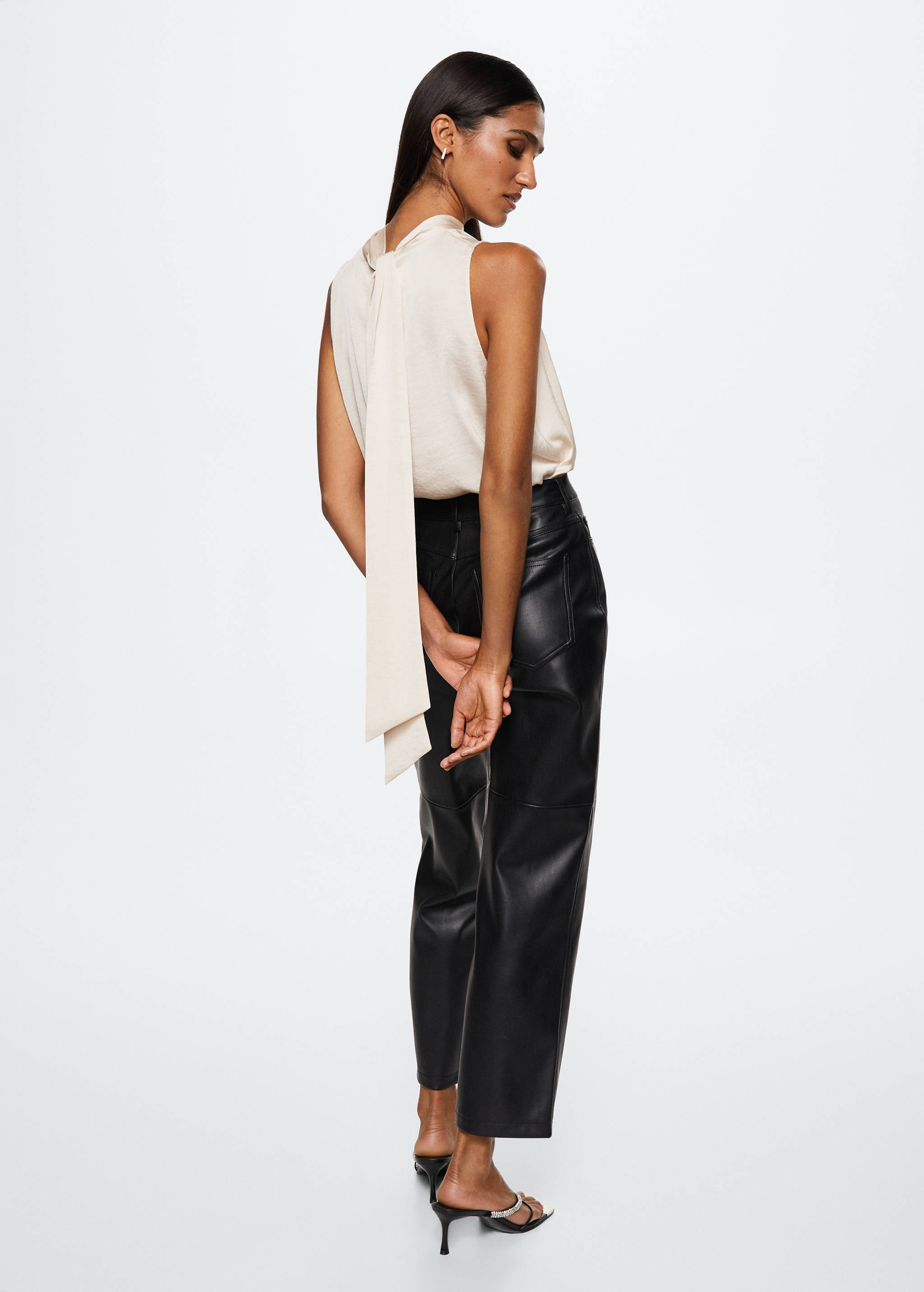 Bow satin blouse - Reverse of the article