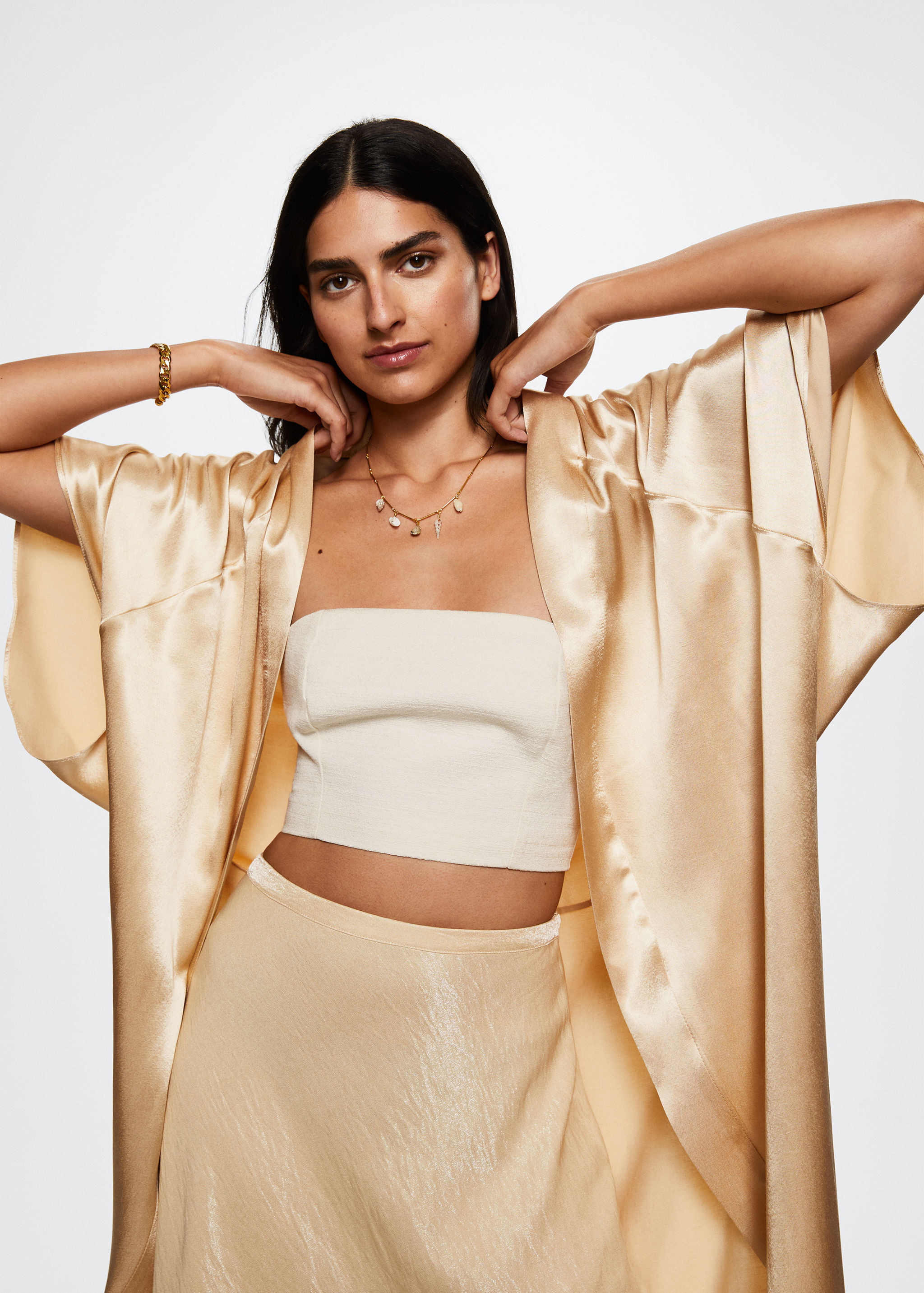 Caftan satiné - Plan moyen