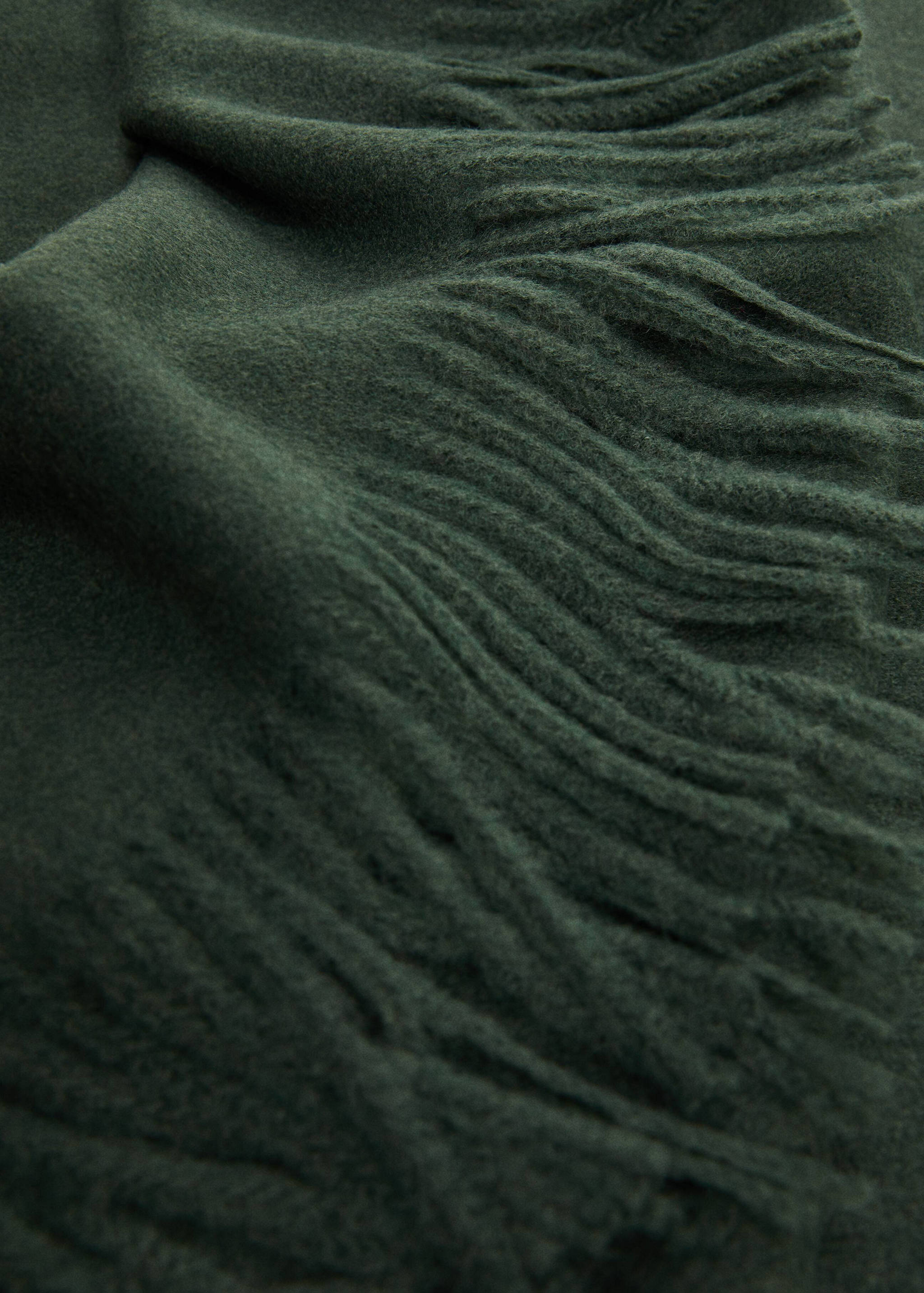 Fringed edge scarf - General plane