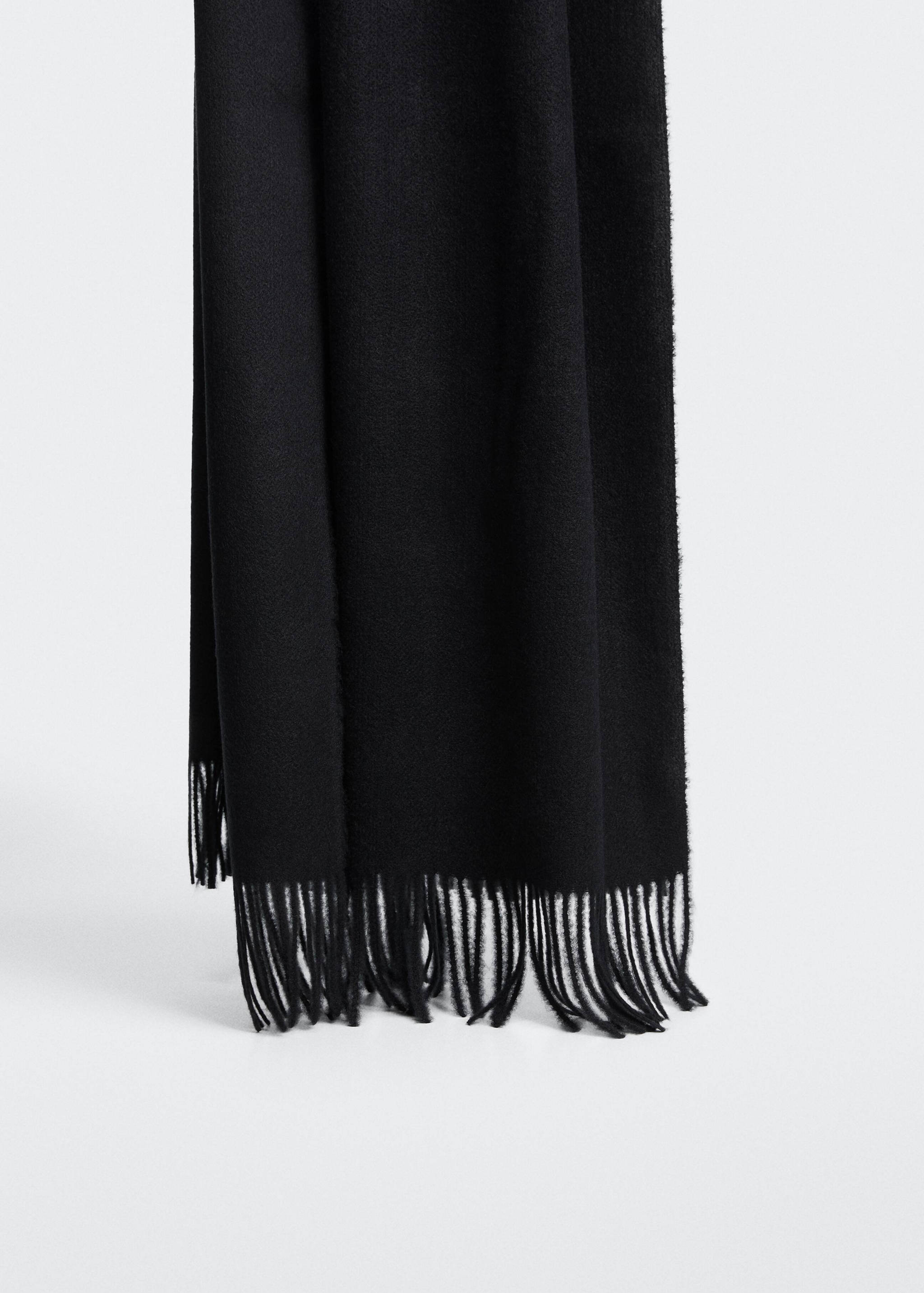 Fringed edge scarf - General plane
