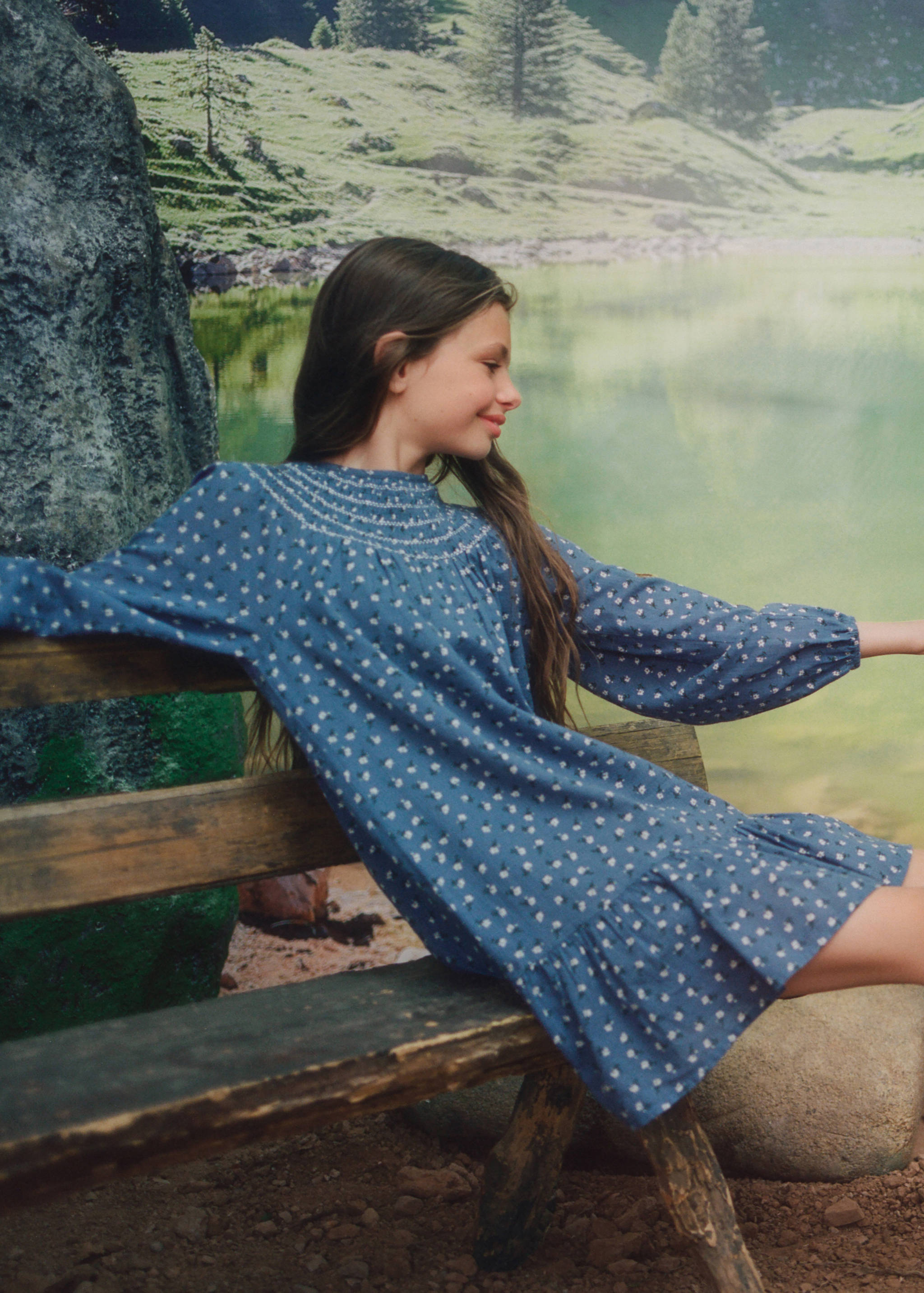 Ruffled floral dress - General plane