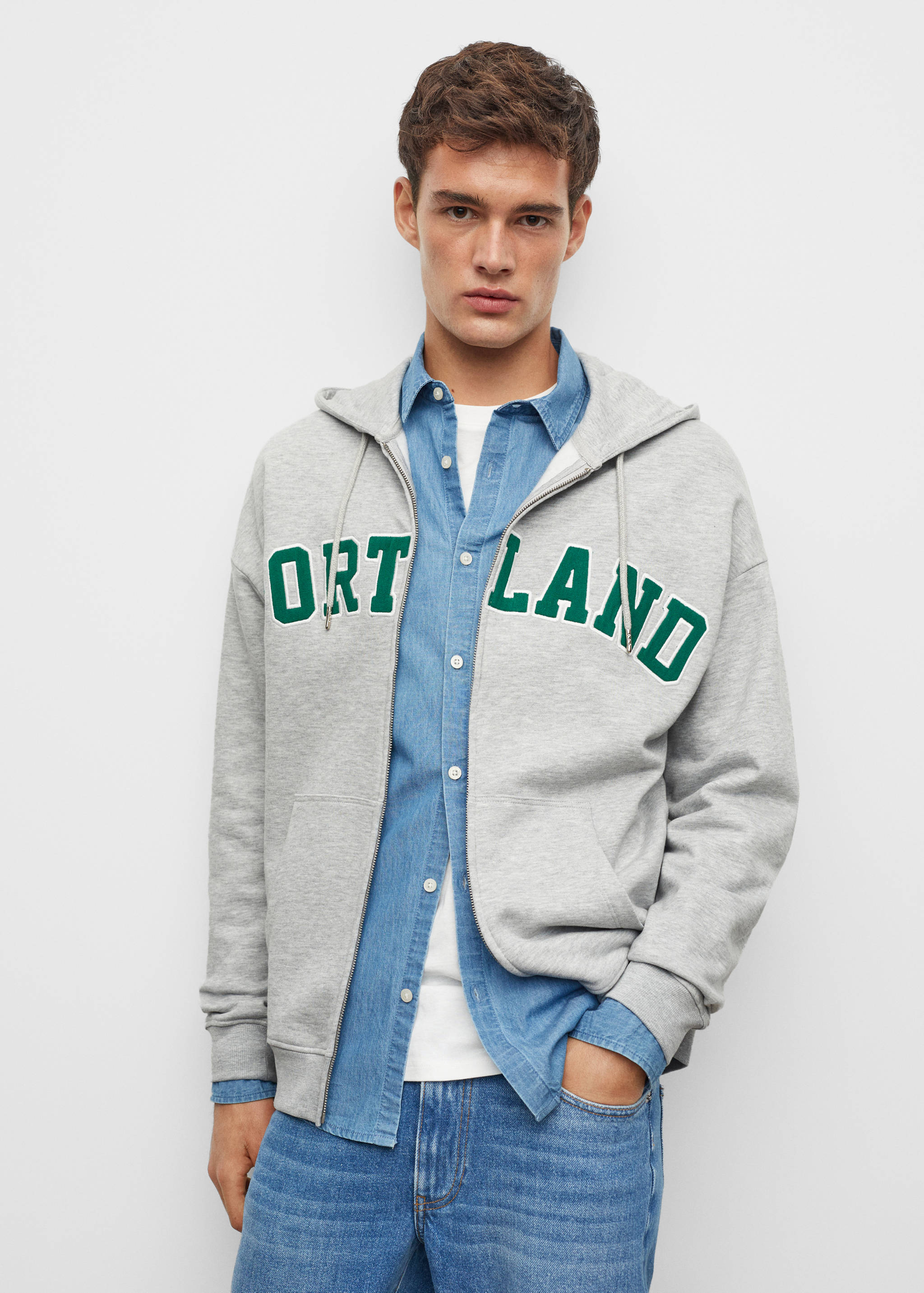 Sweatshirt mit Zip und Schriftzug - Mittlere Ansicht