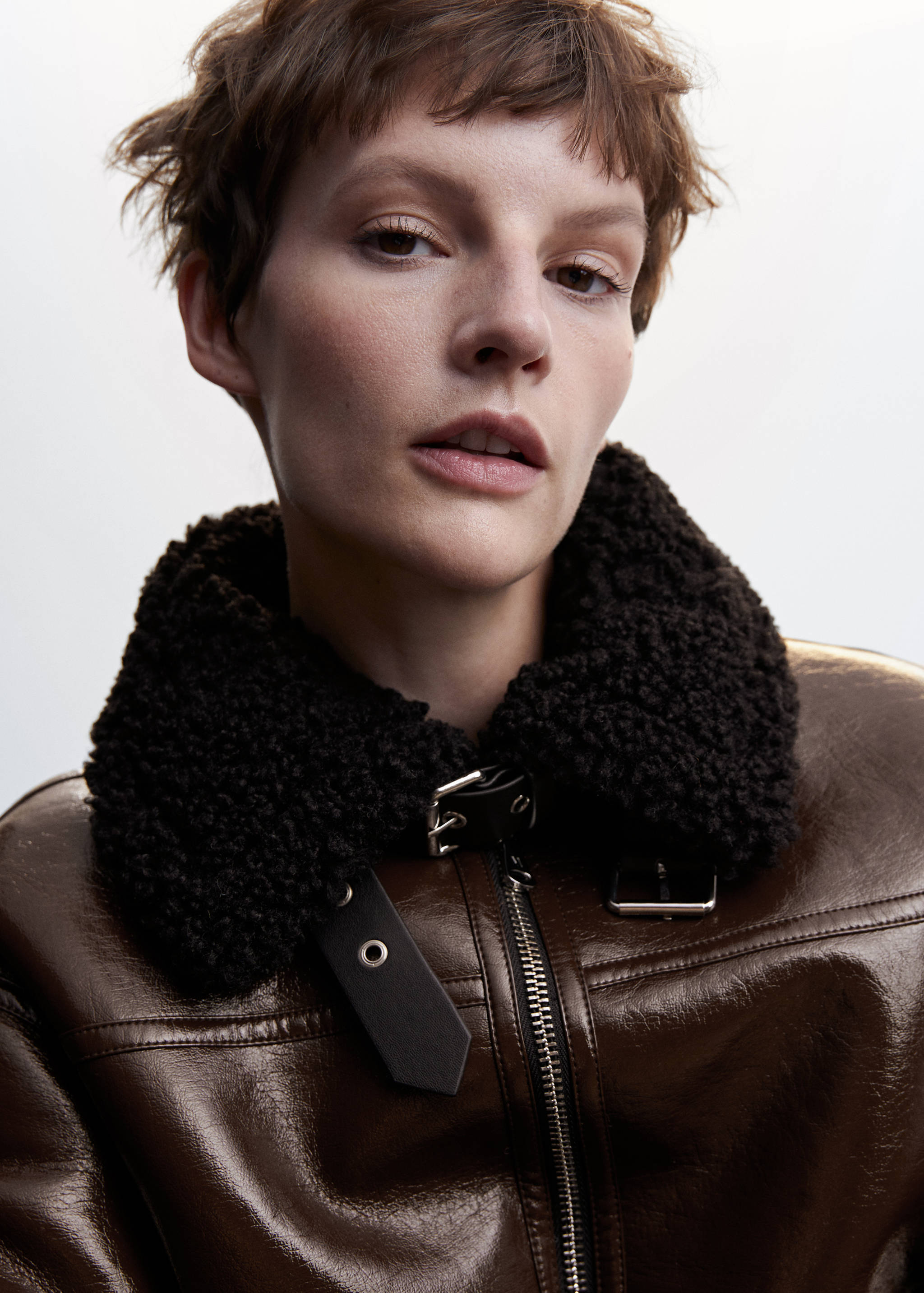 Jacket with shearling-effect lining - Details of the article 1