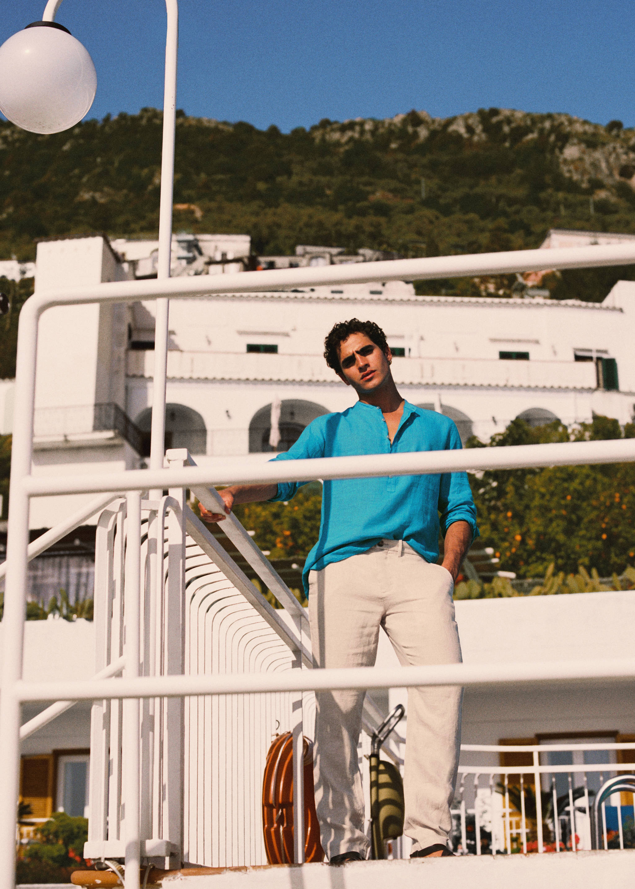 Slim fit linen trousers - Details of the article 9