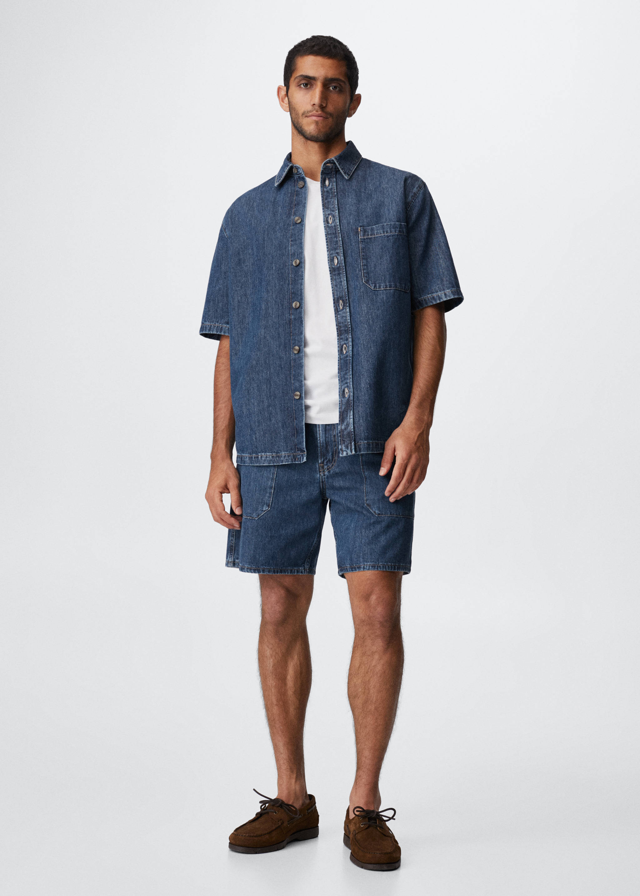 Camisa denim manga corta - Plano general