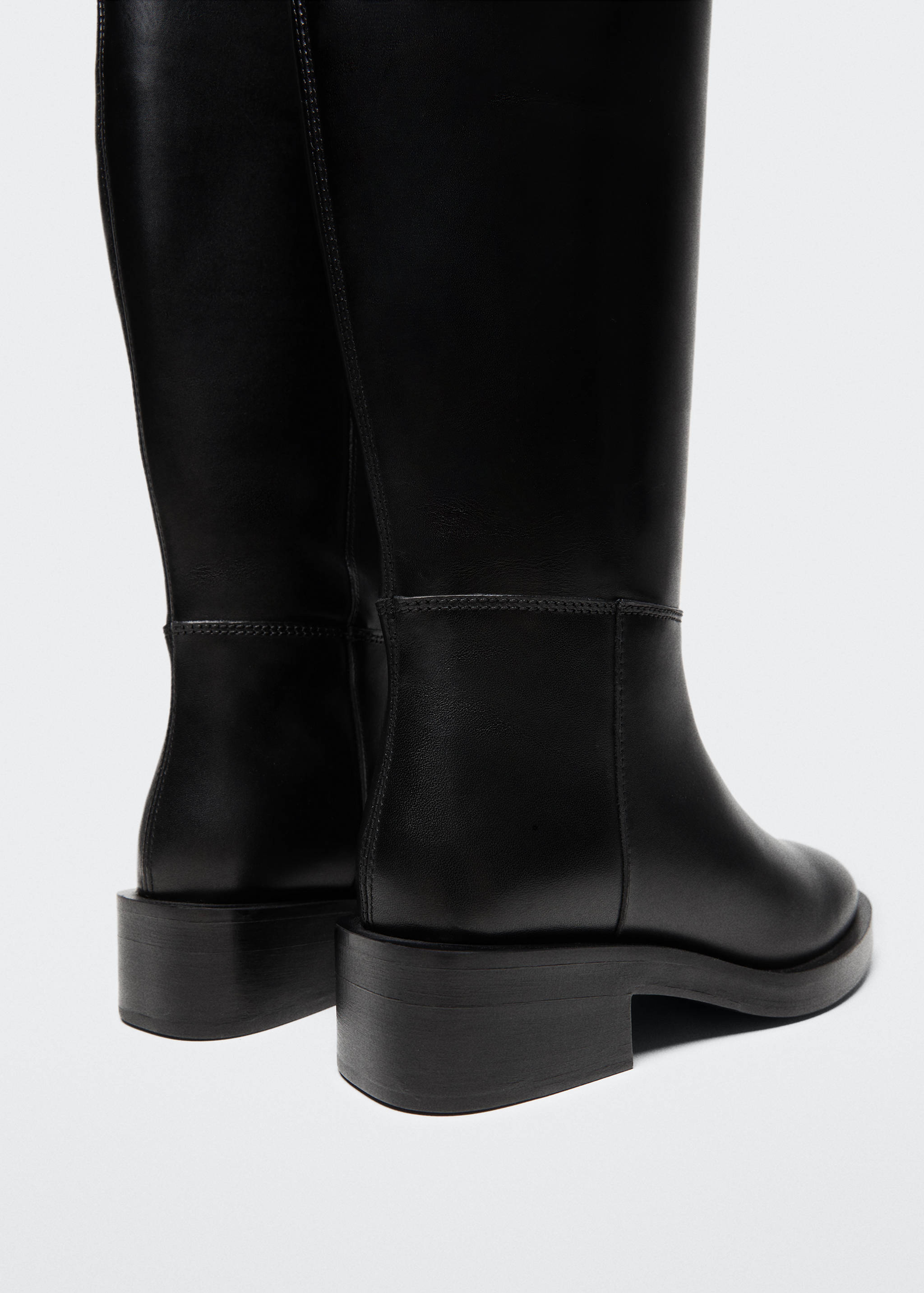 Leather boots with tall leg - Details of the article 3