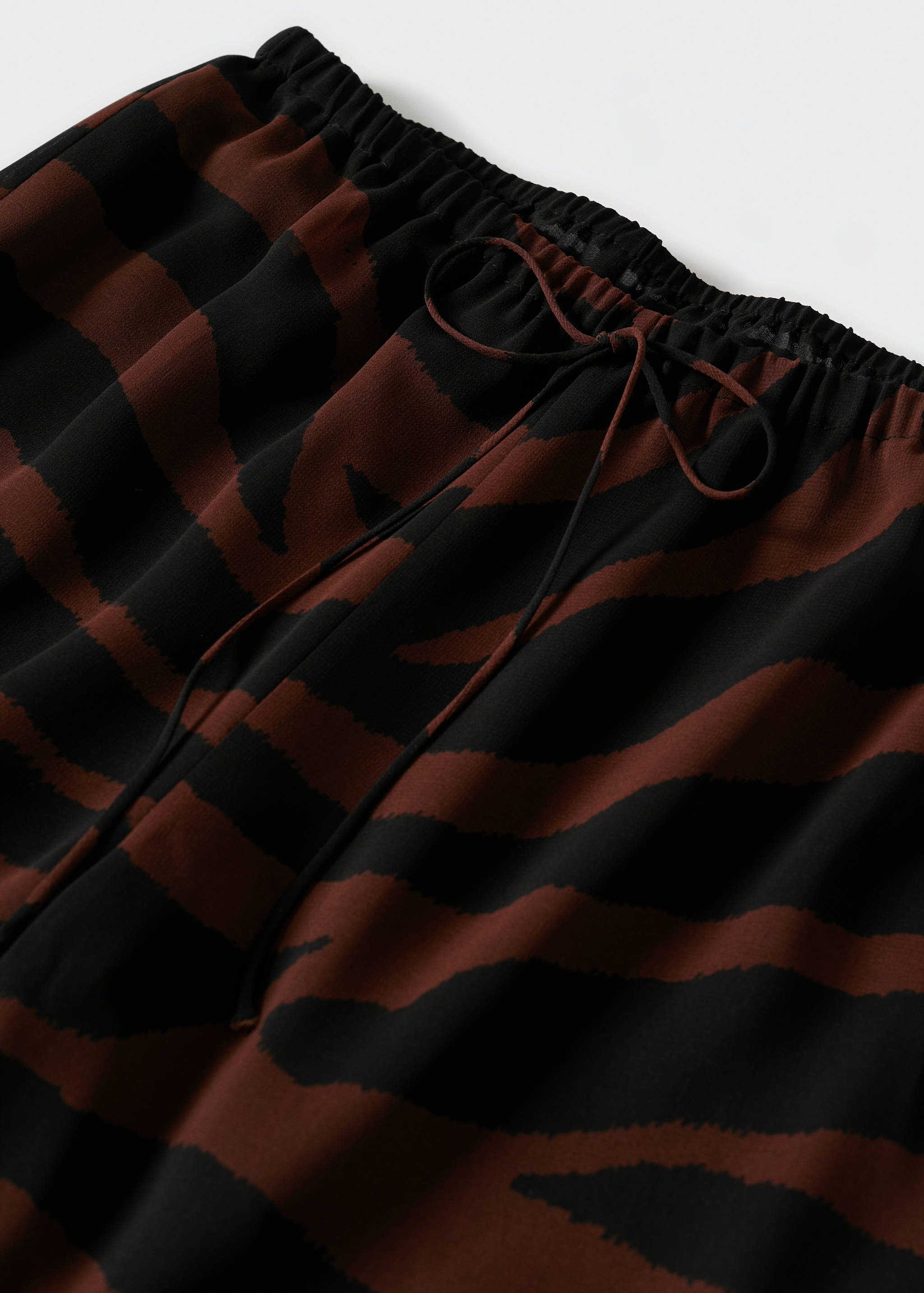 Gerade Hose mit Animal-Print - Detail des Artikels 8