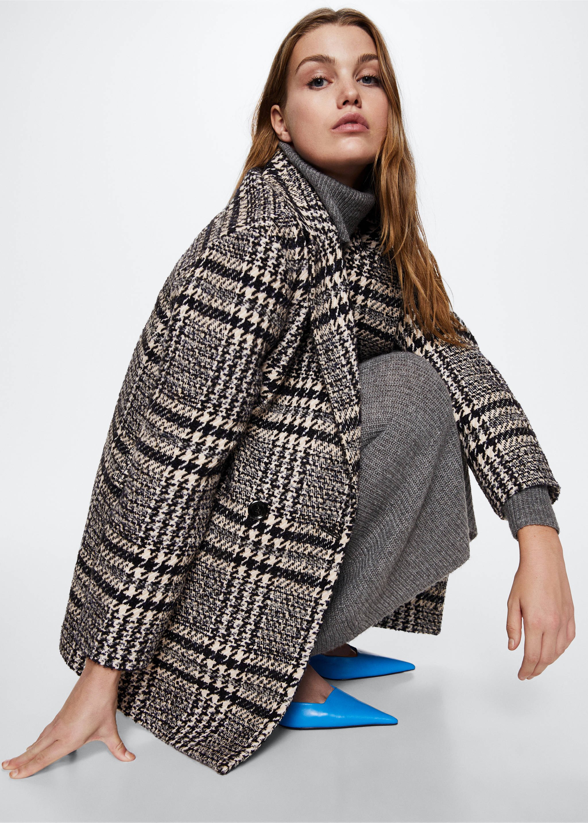 Sobretudo de tweed aos quadrados - Pormenor do artigo 2