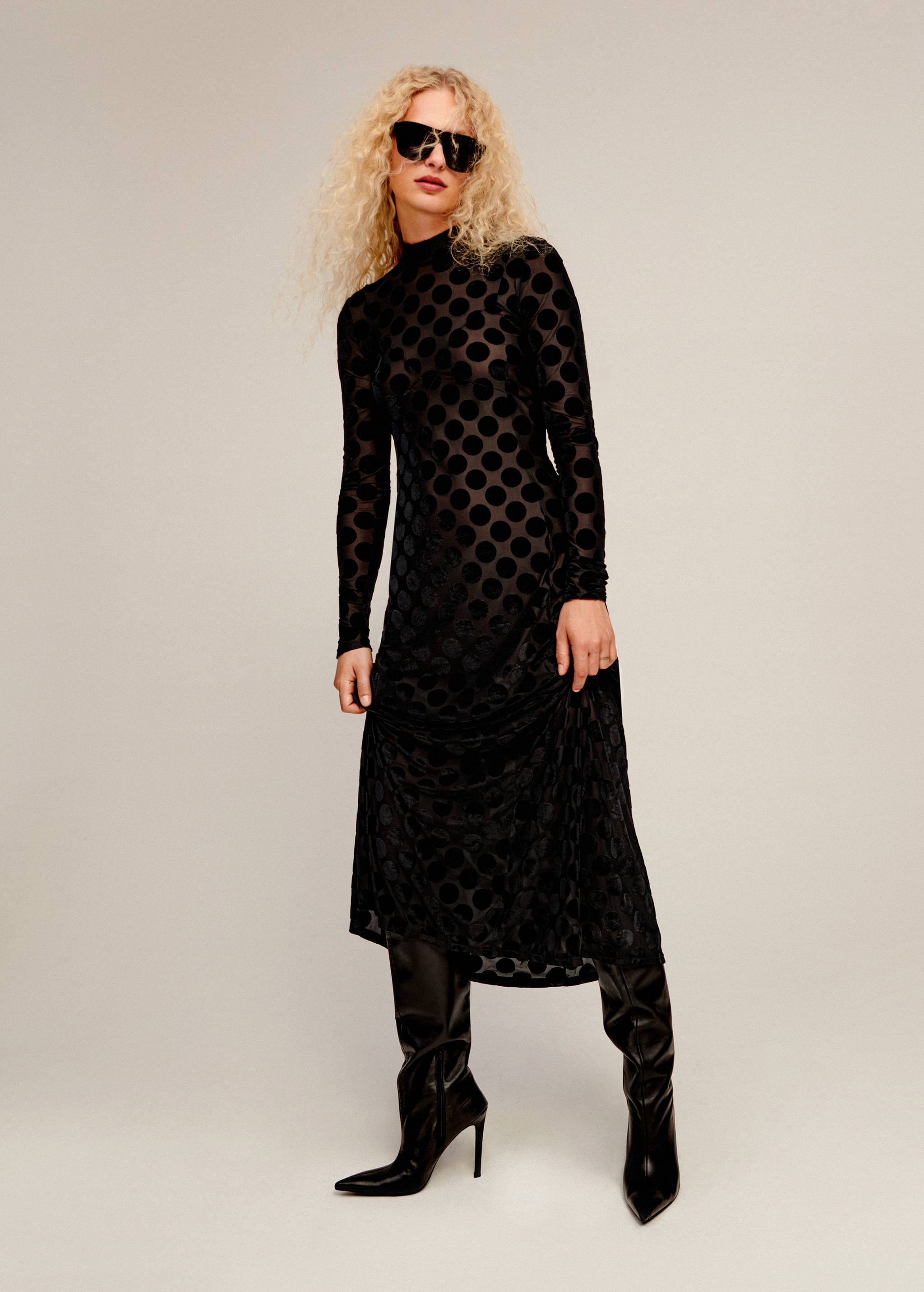Hohe Lederstiefel mit Absatz - Allgemeine Ansicht