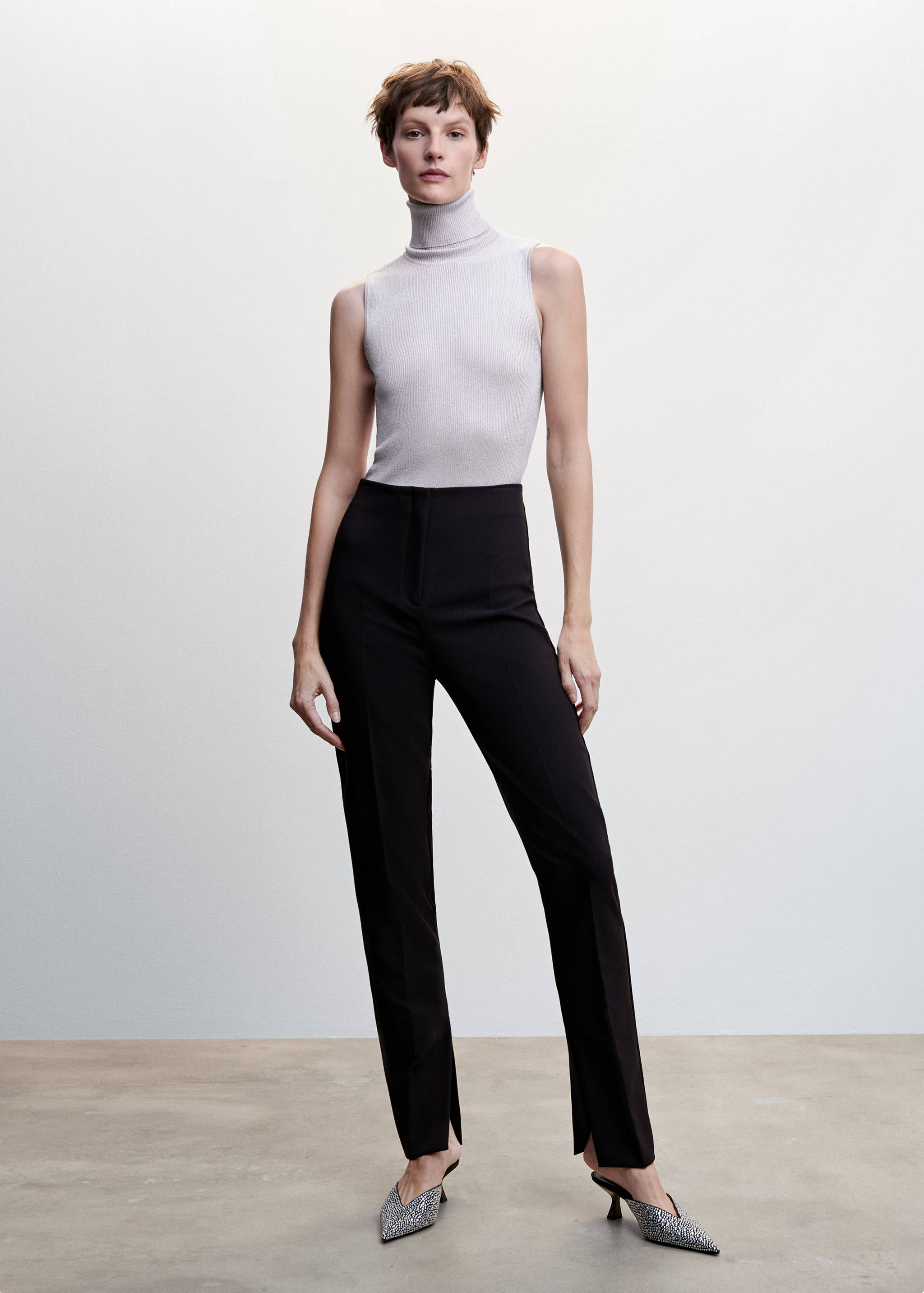 Turtleneck knit top - General plane