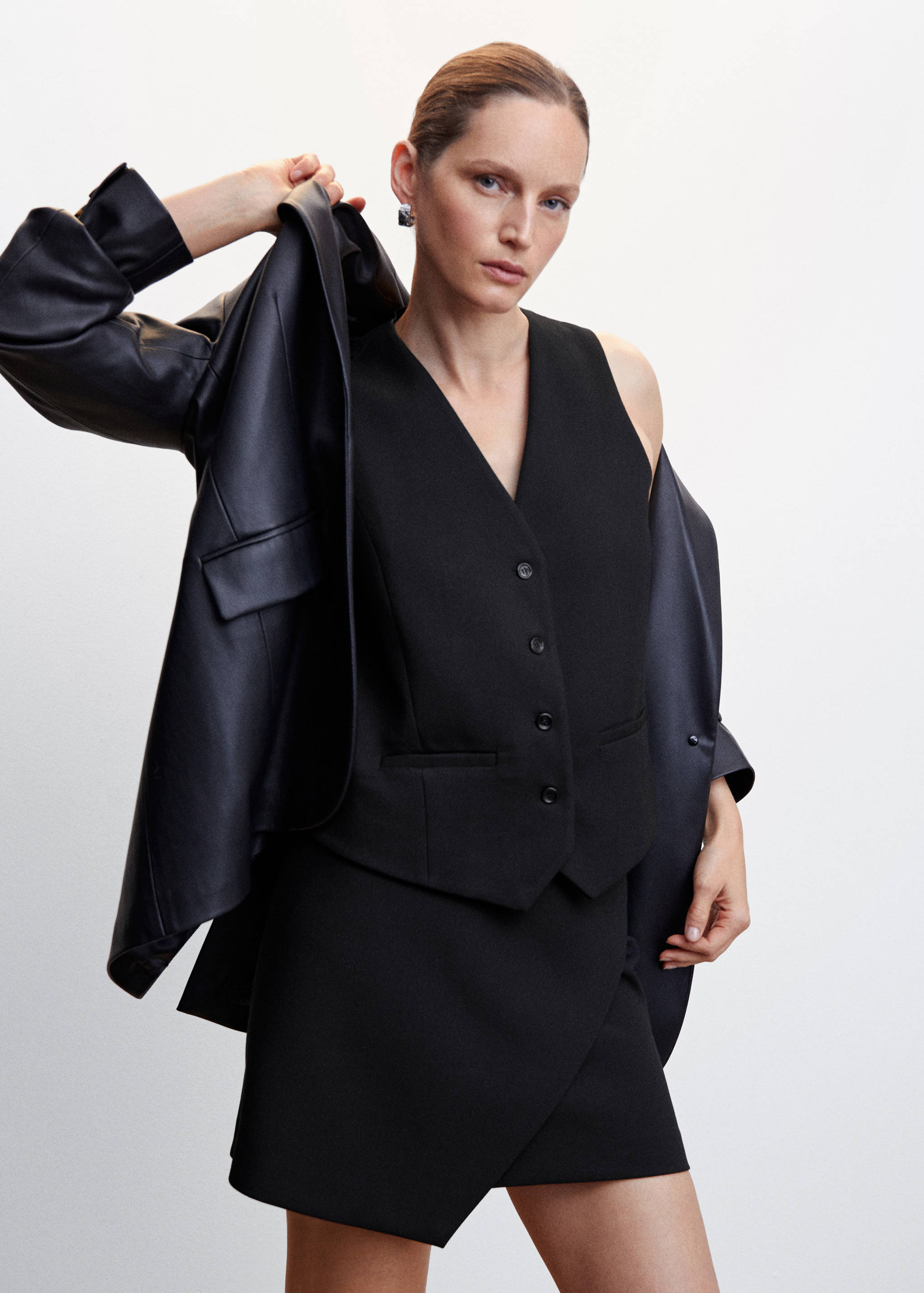 Suit waistcoat with buttons - Details of the article 6