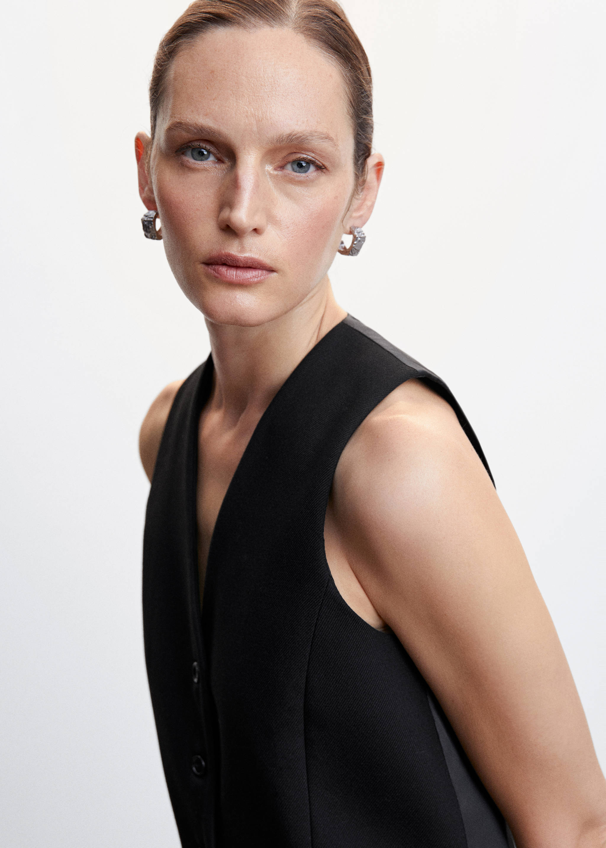 Suit waistcoat with buttons - Details of the article 2