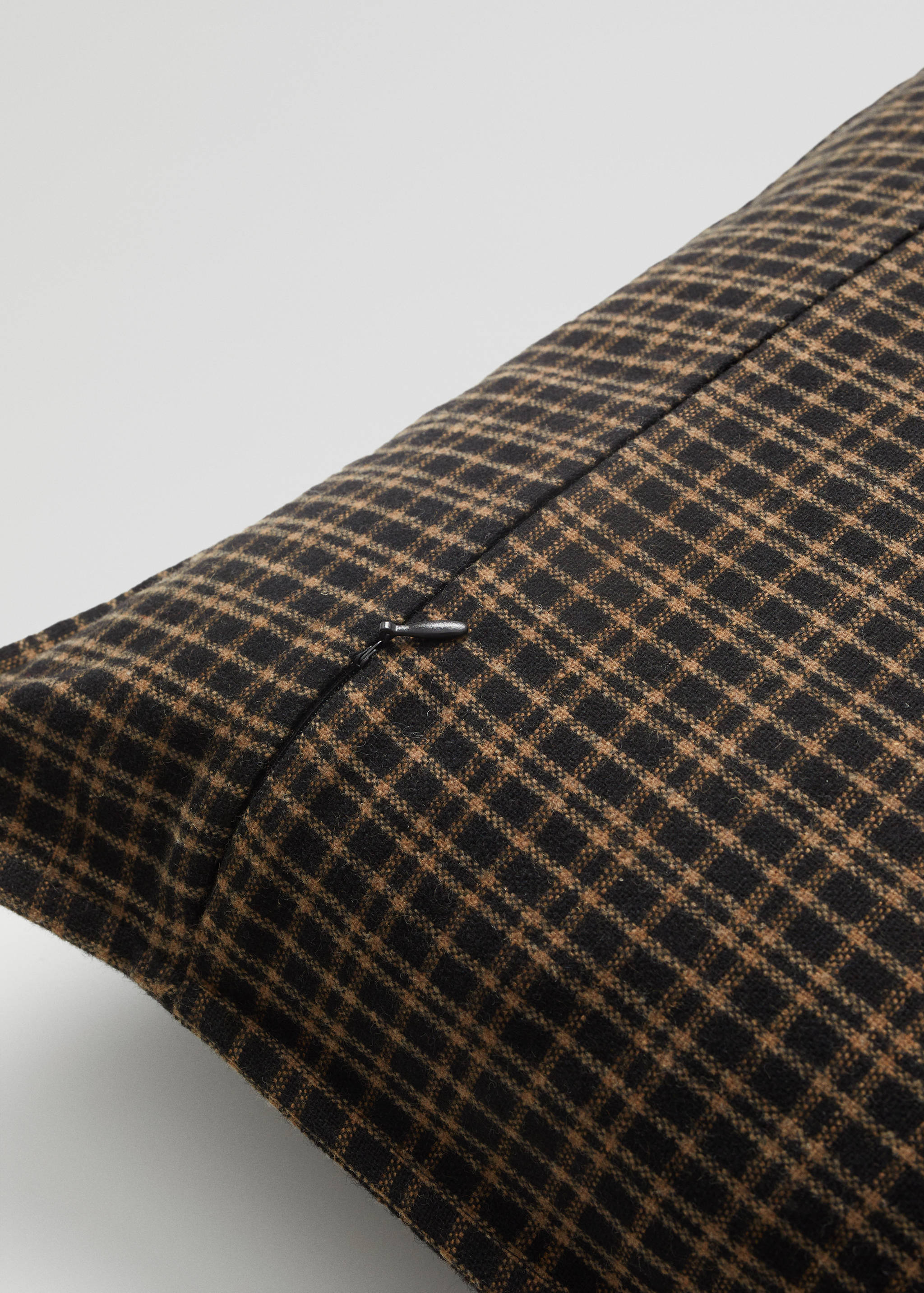 Checked wool cushion cover 50X50cm - Details of the article 2