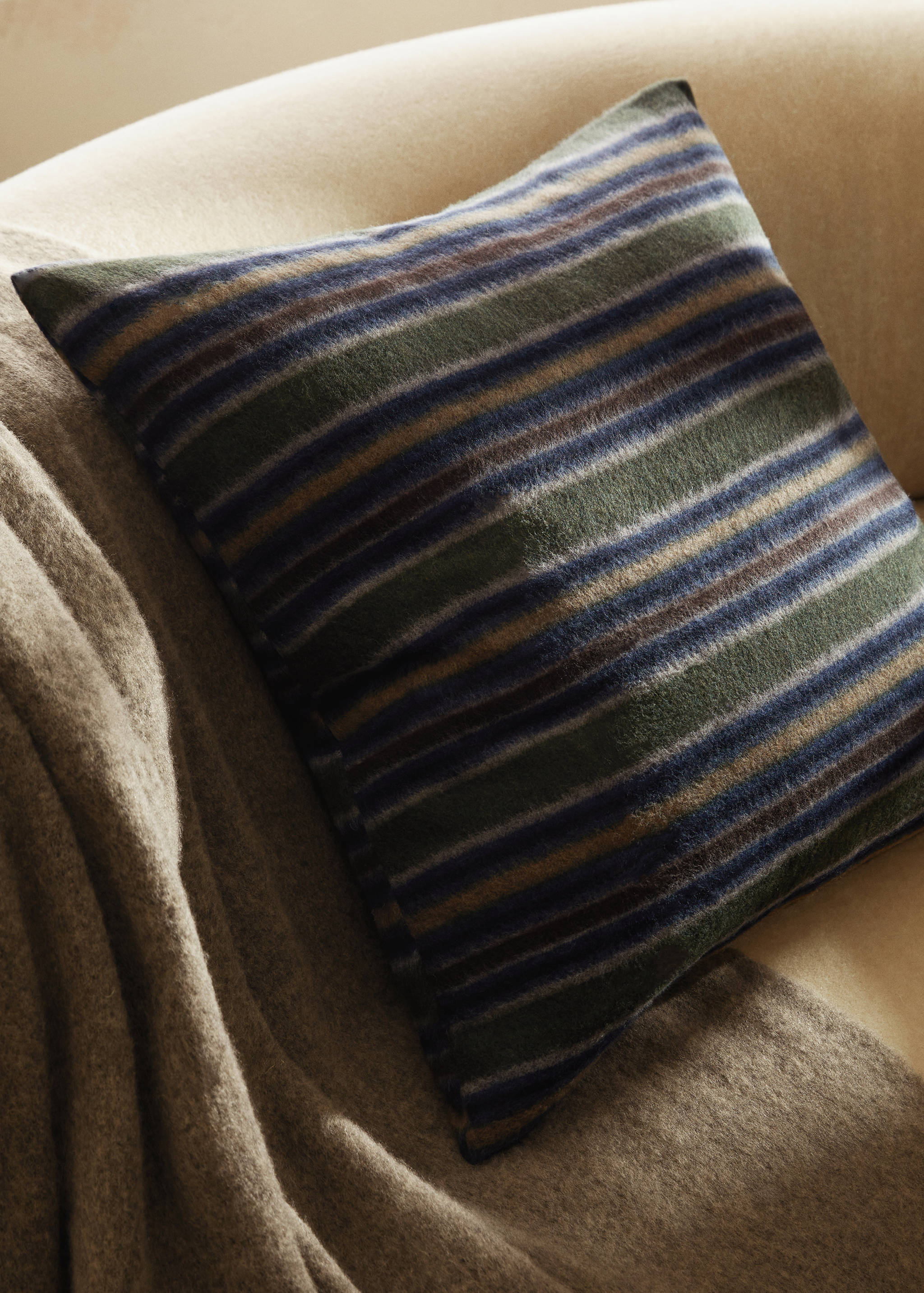 Textured striped cushion case 60X60cm - Details of the article 8