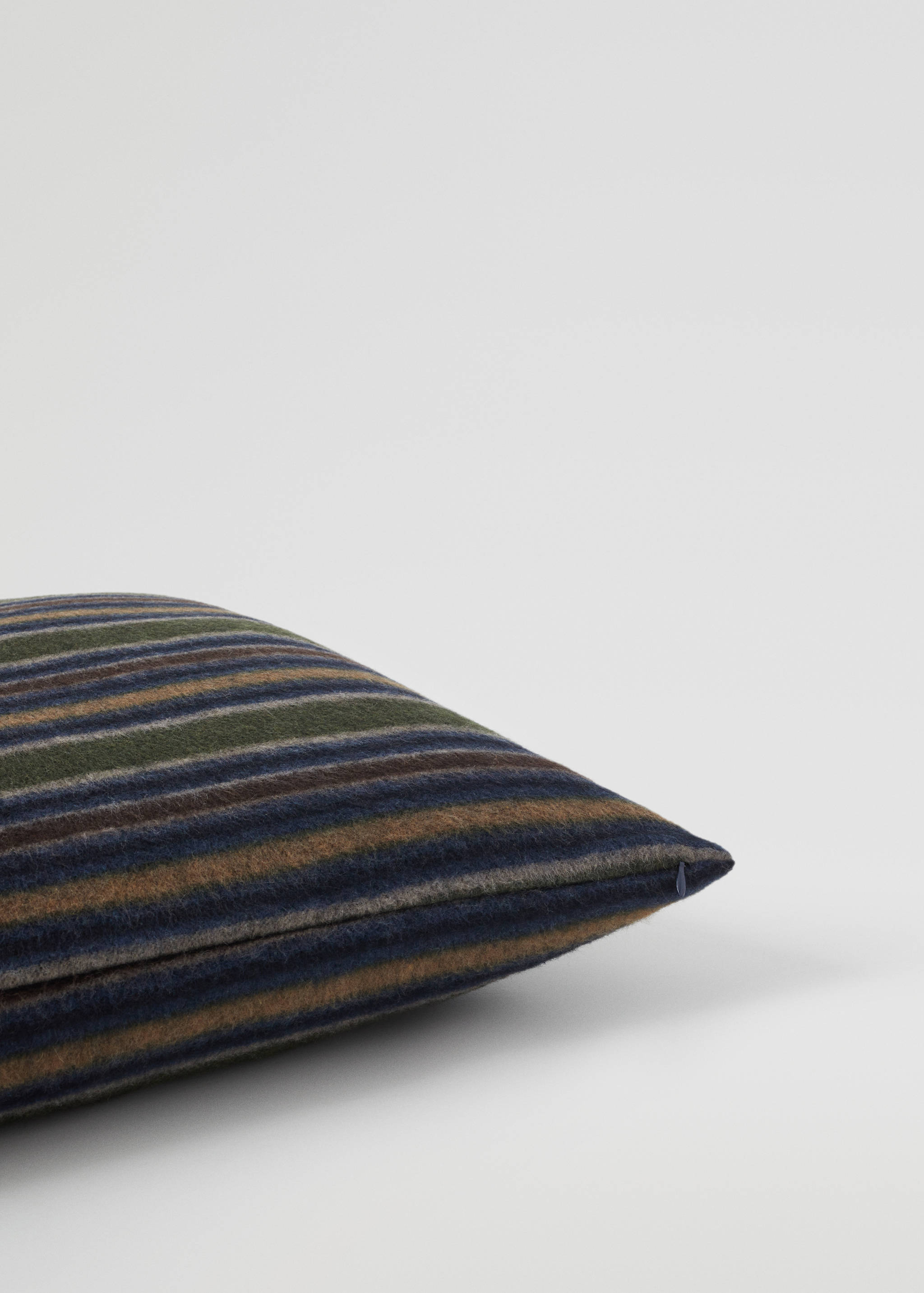 Textured striped cushion case 60X60cm - Details of the article 2