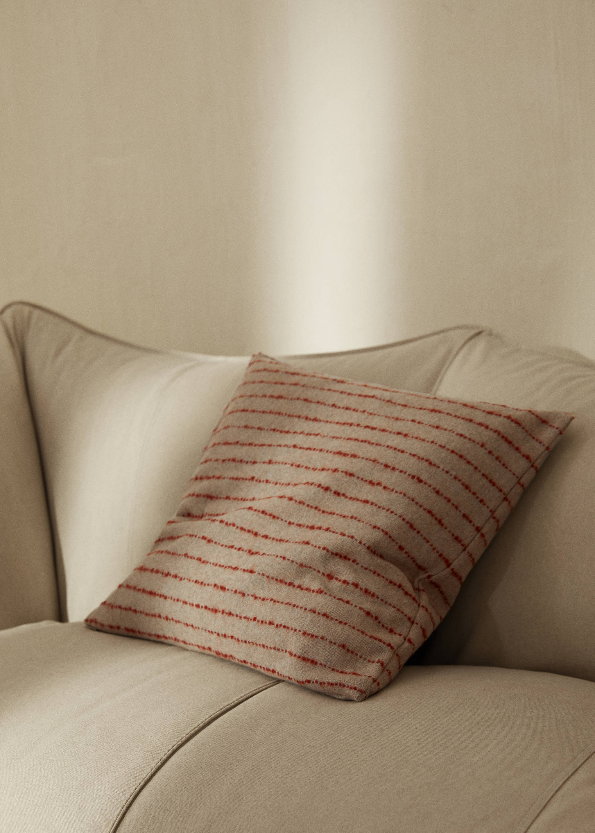 Wool cushion case 60X60cm - Details of the article 8