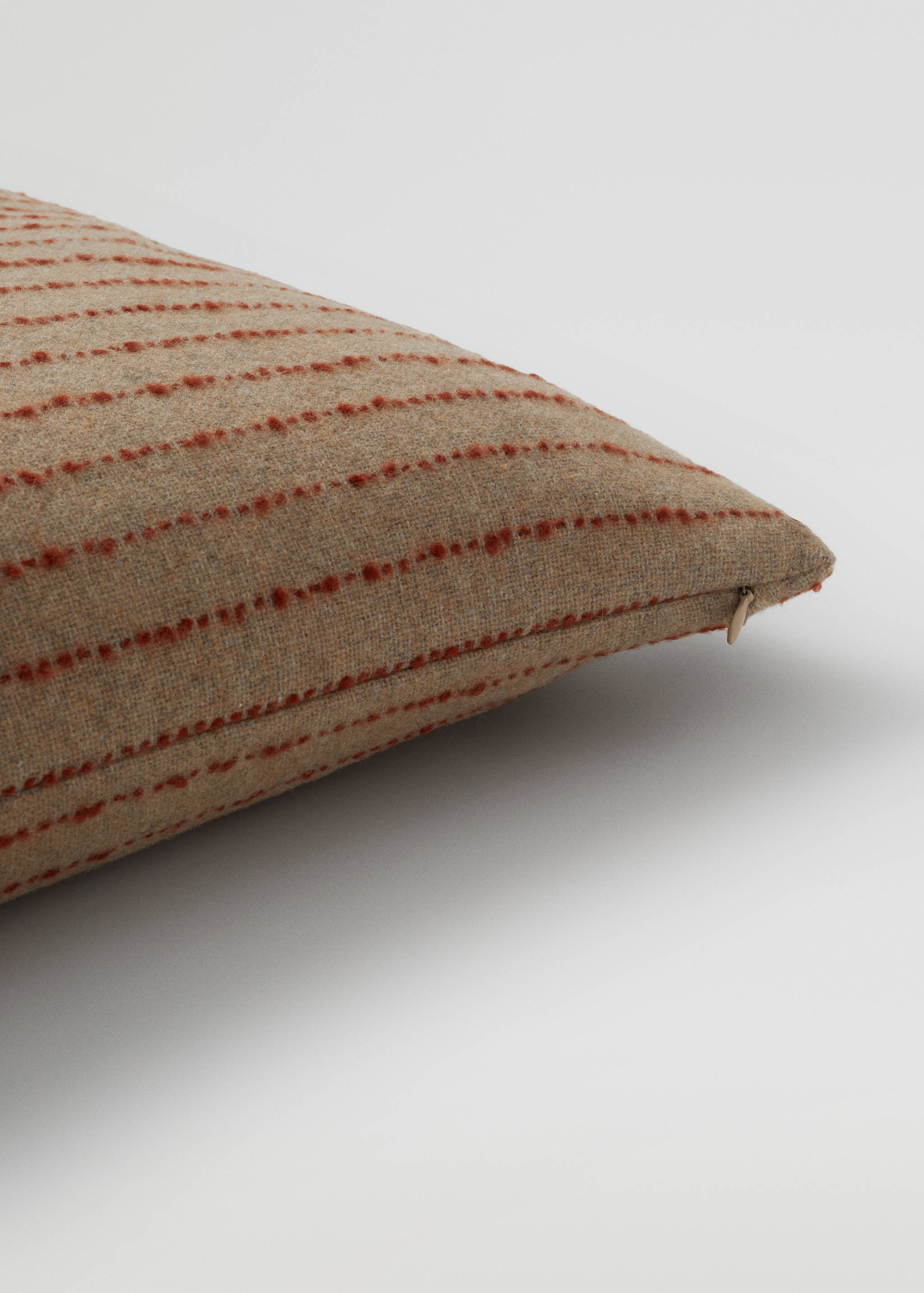 Wool cushion case 60X60cm - Details of the article 2