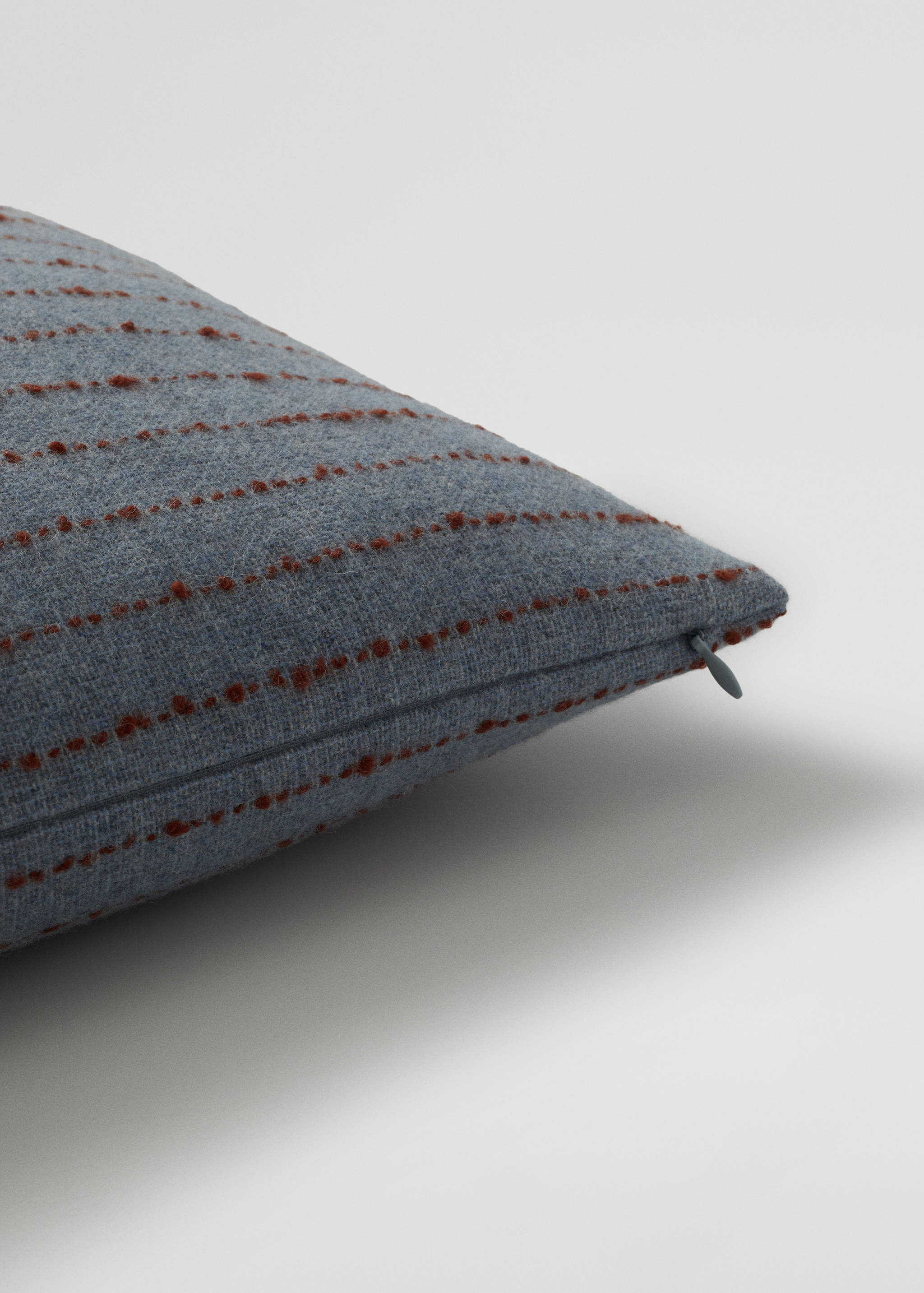 Wool cushion case 60X60cm - Details of the article 2