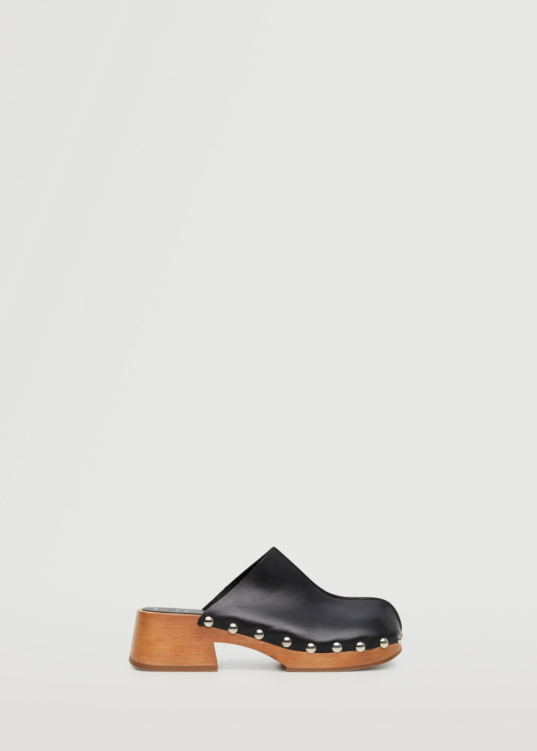 Sabots cloutés cuir - Article sans modèle