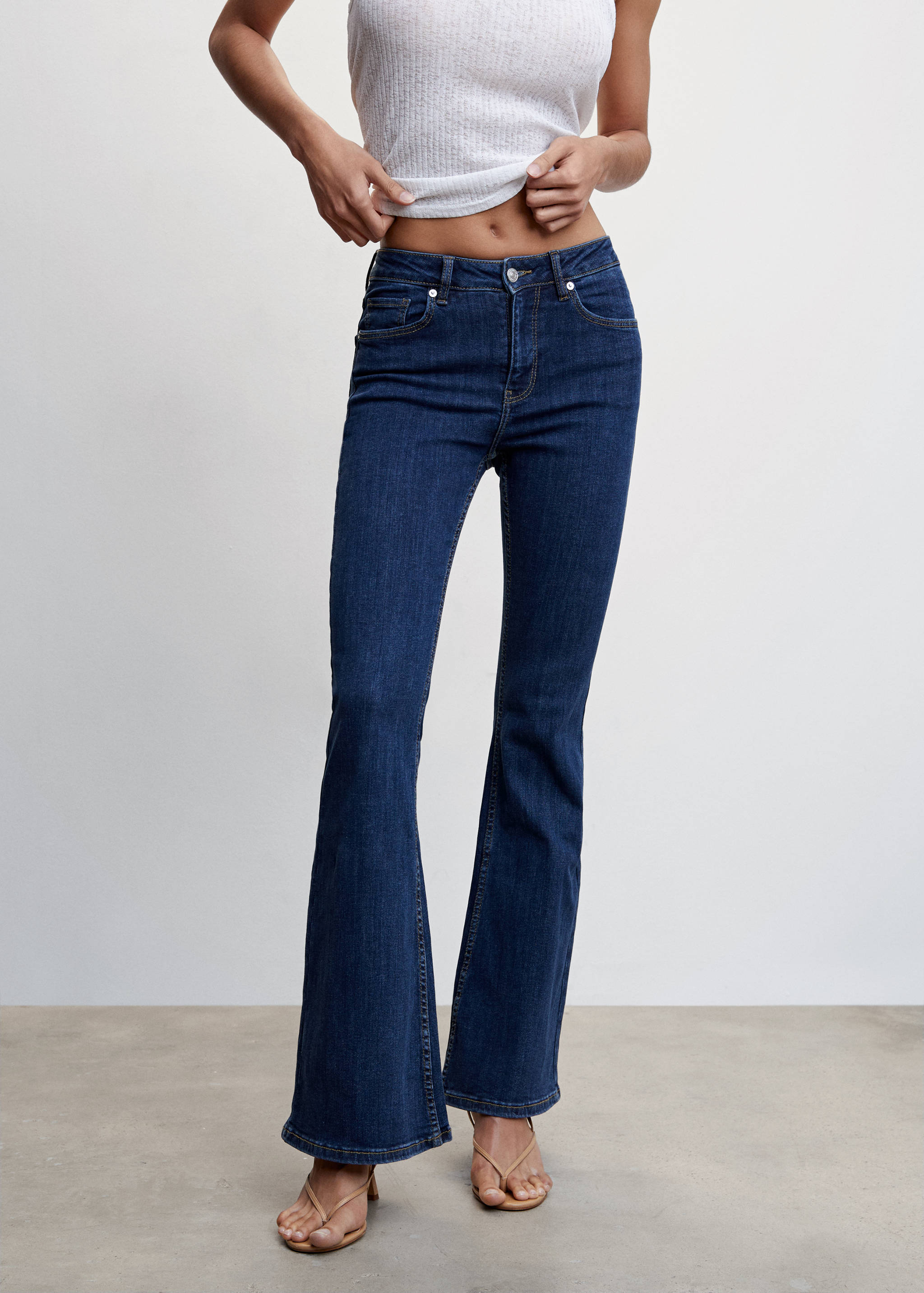 Medium-rise flared jeans - Medium plane