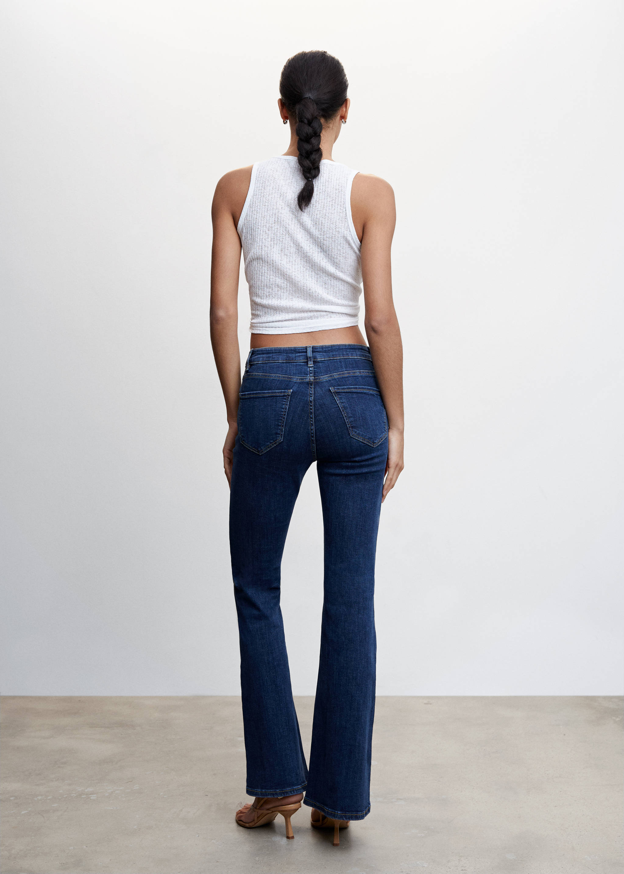 Medium-rise flared jeans - Reverse of the article
