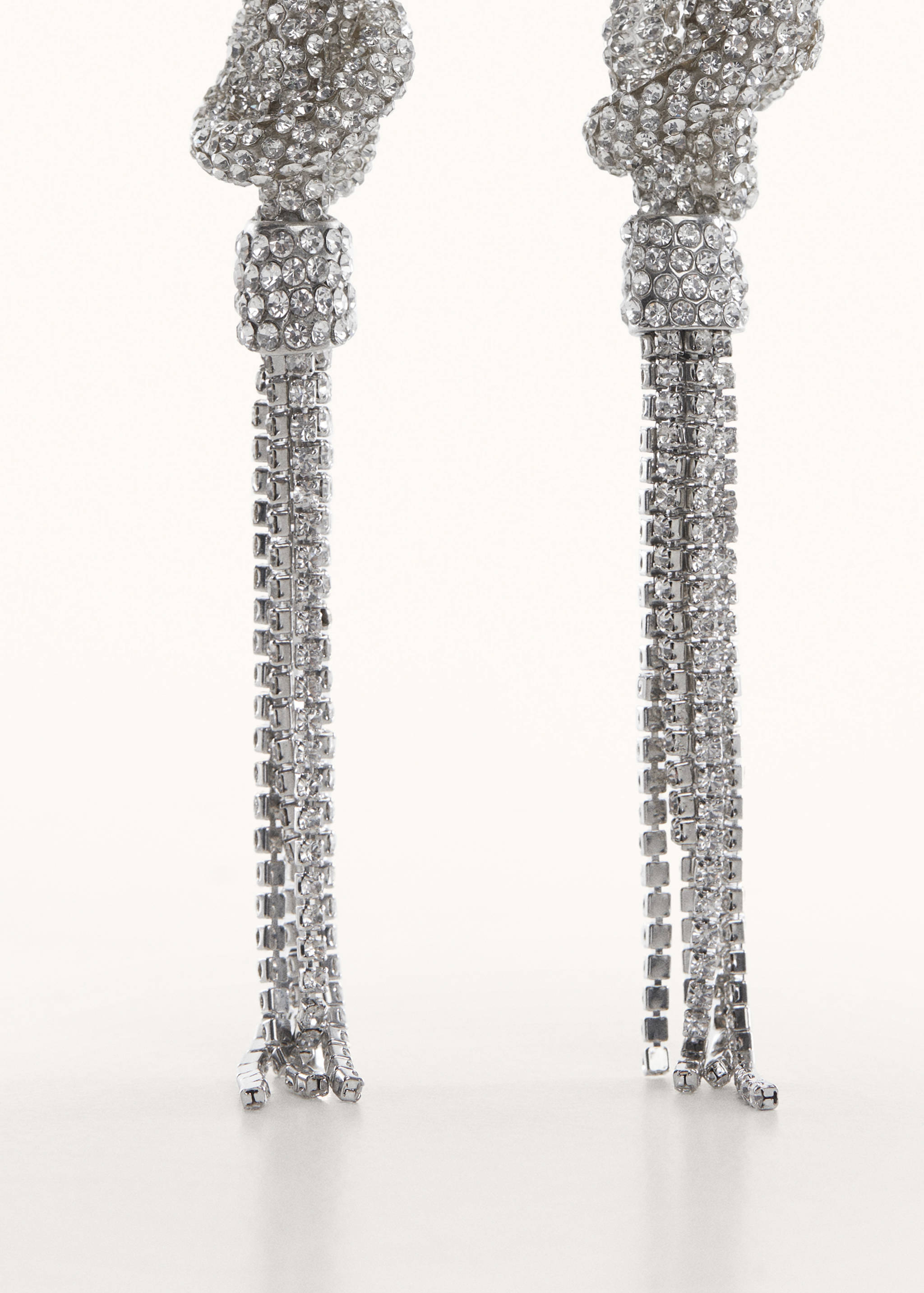 Earrings with crystals knots - Details of the article 1