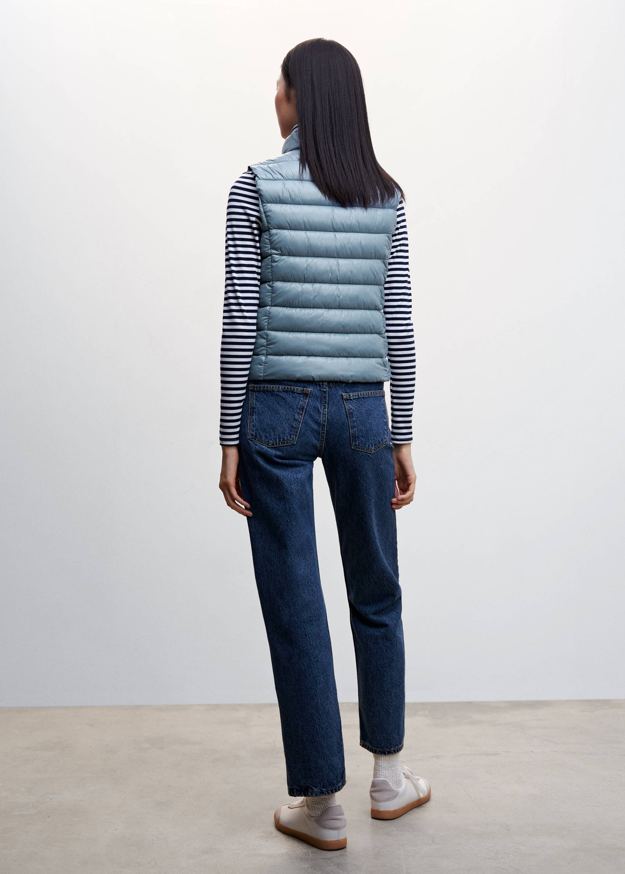 Ultralichte bodywarmer - Achterkant van het artikel