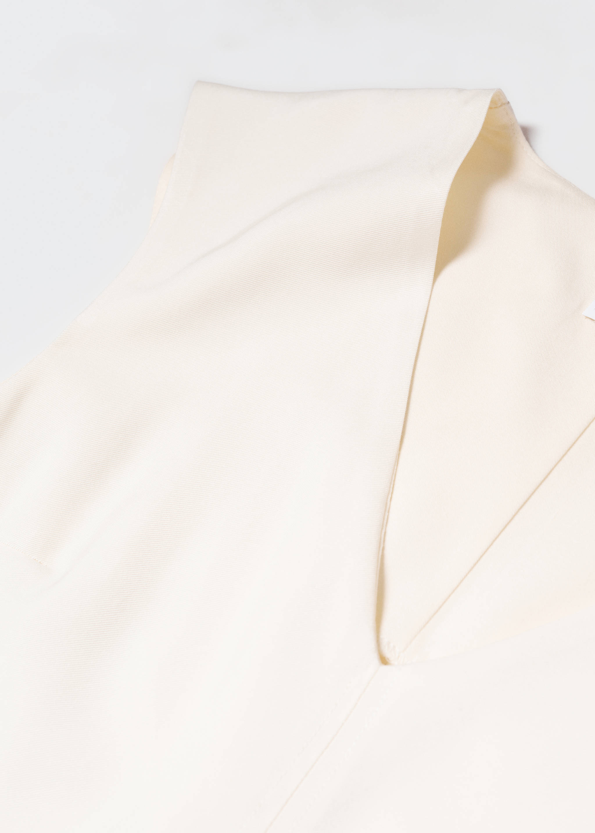 V-neckline short dress - Details of the article 8