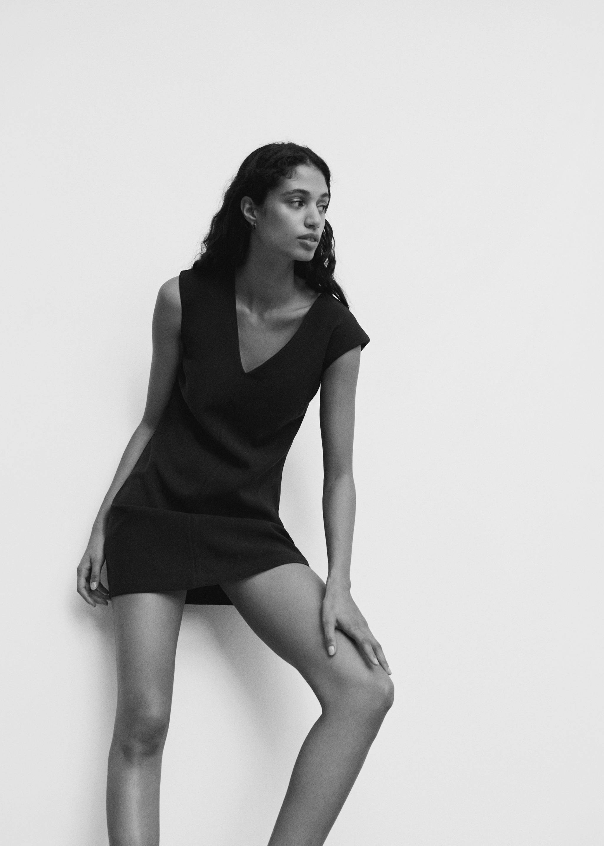 V-neckline short dress - Details of the article 2