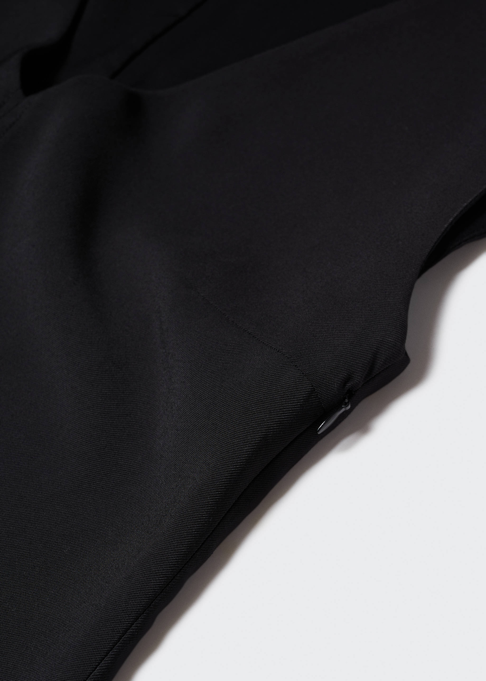 V-neckline short dress - Details of the article 8