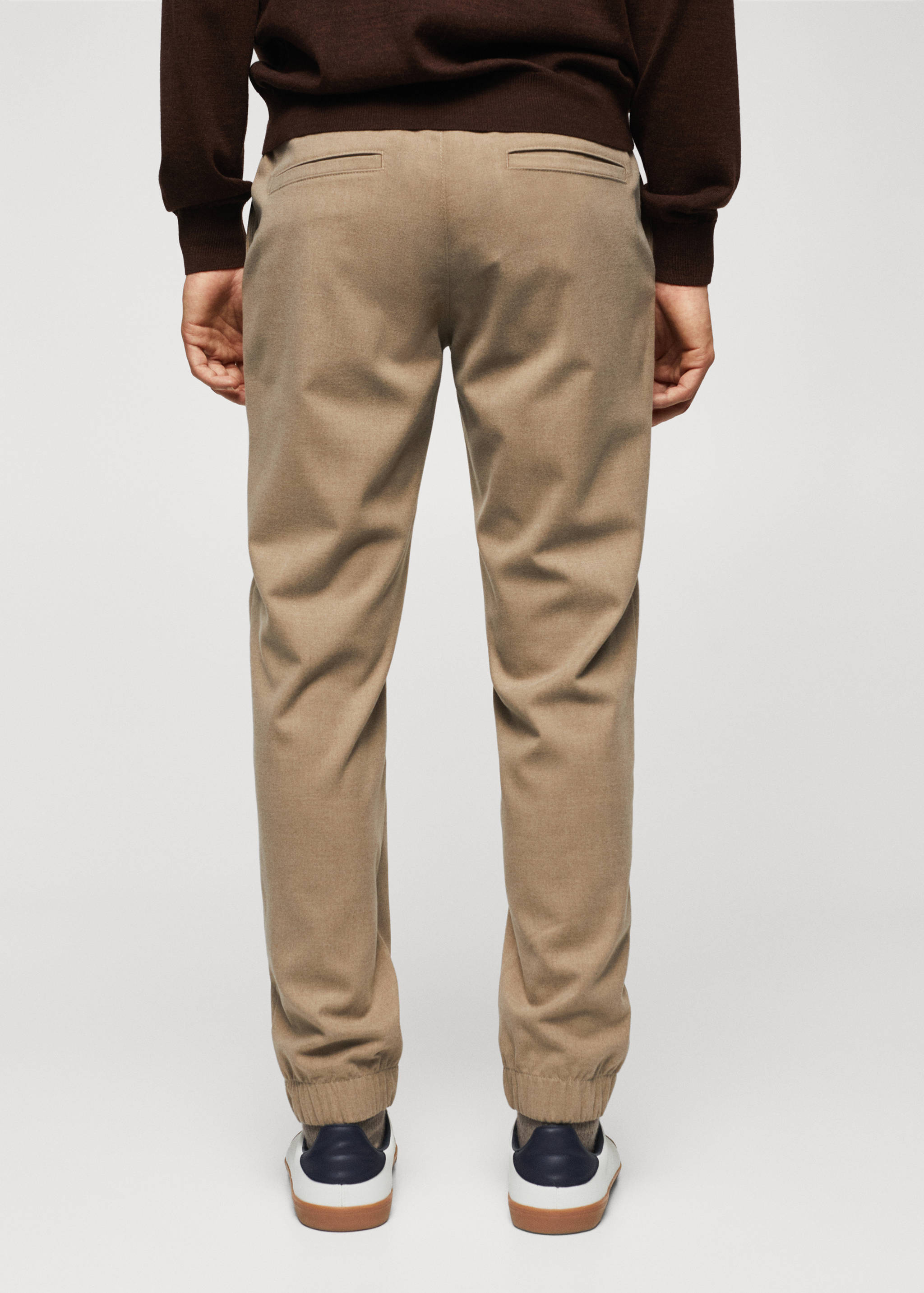 Joggerpants aus Serge-Baumwolle - Rückseite des Artikels