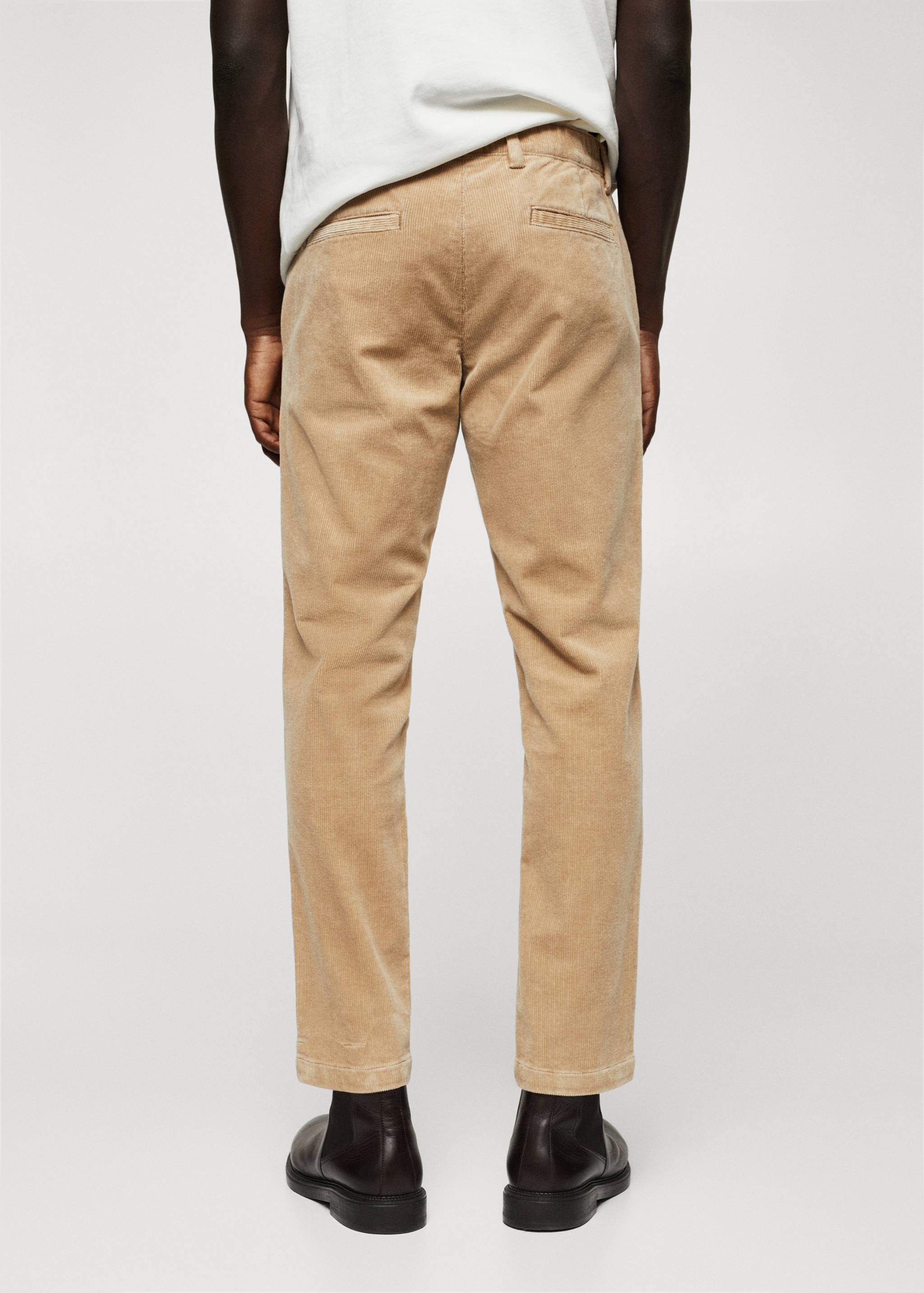 Tapered Cordhose in Cropped-Länge - Rückseite des Artikels