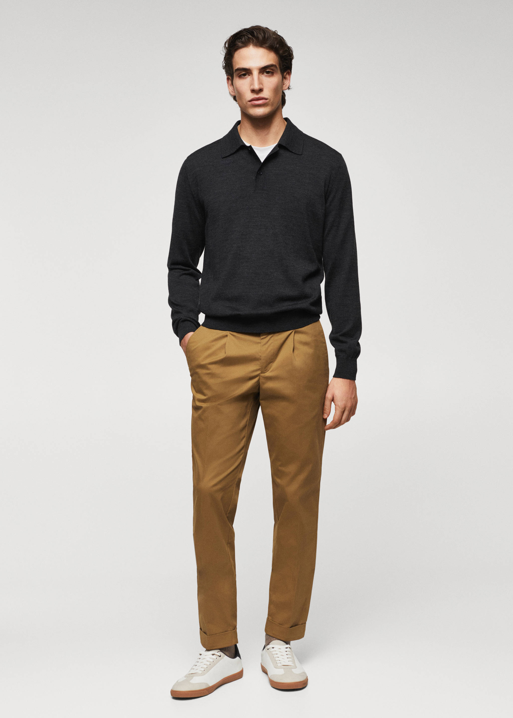 Pleated chinos - General plane