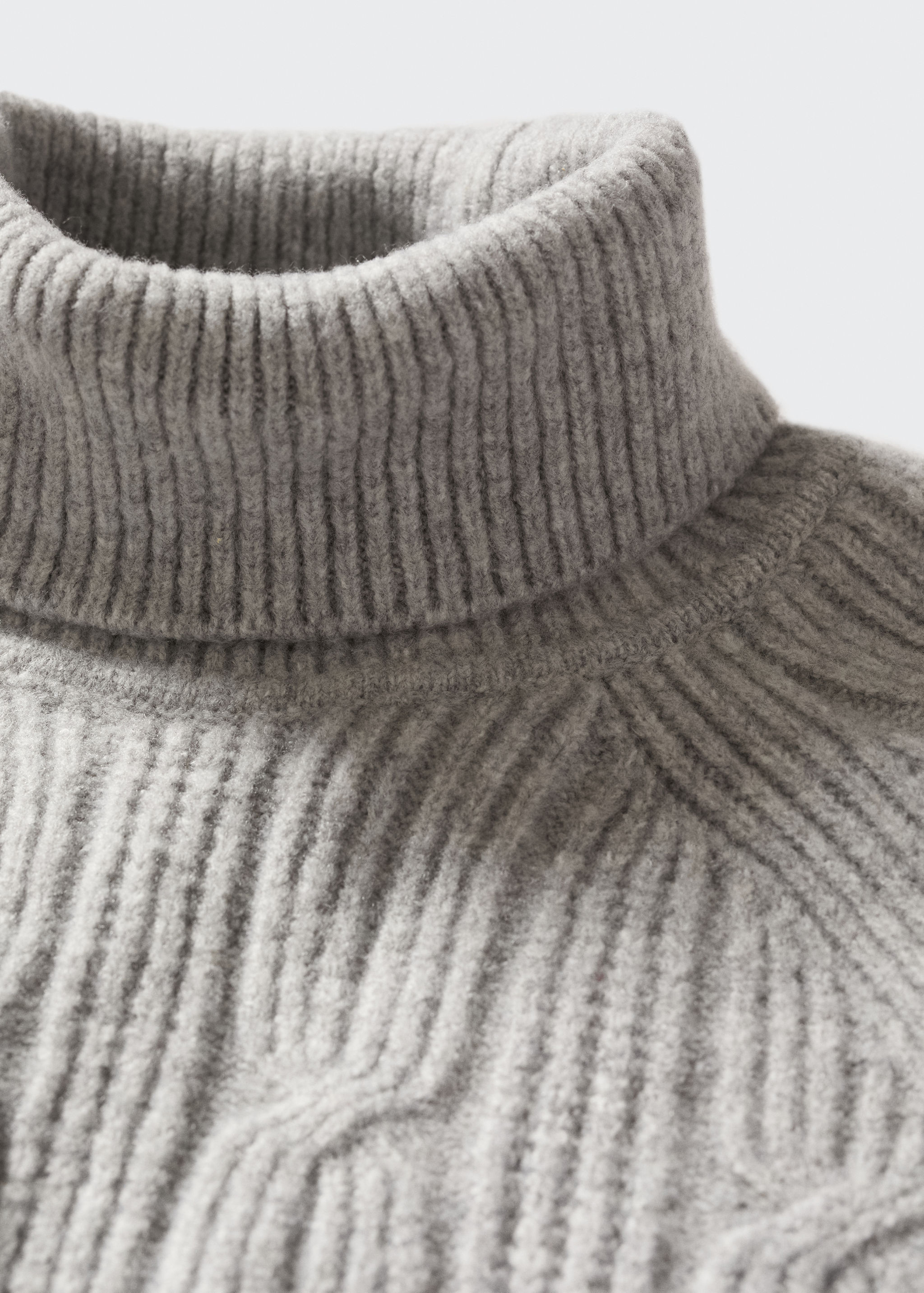 Rollkragenpullover mit Zopfmuster - Detail des Artikels 8