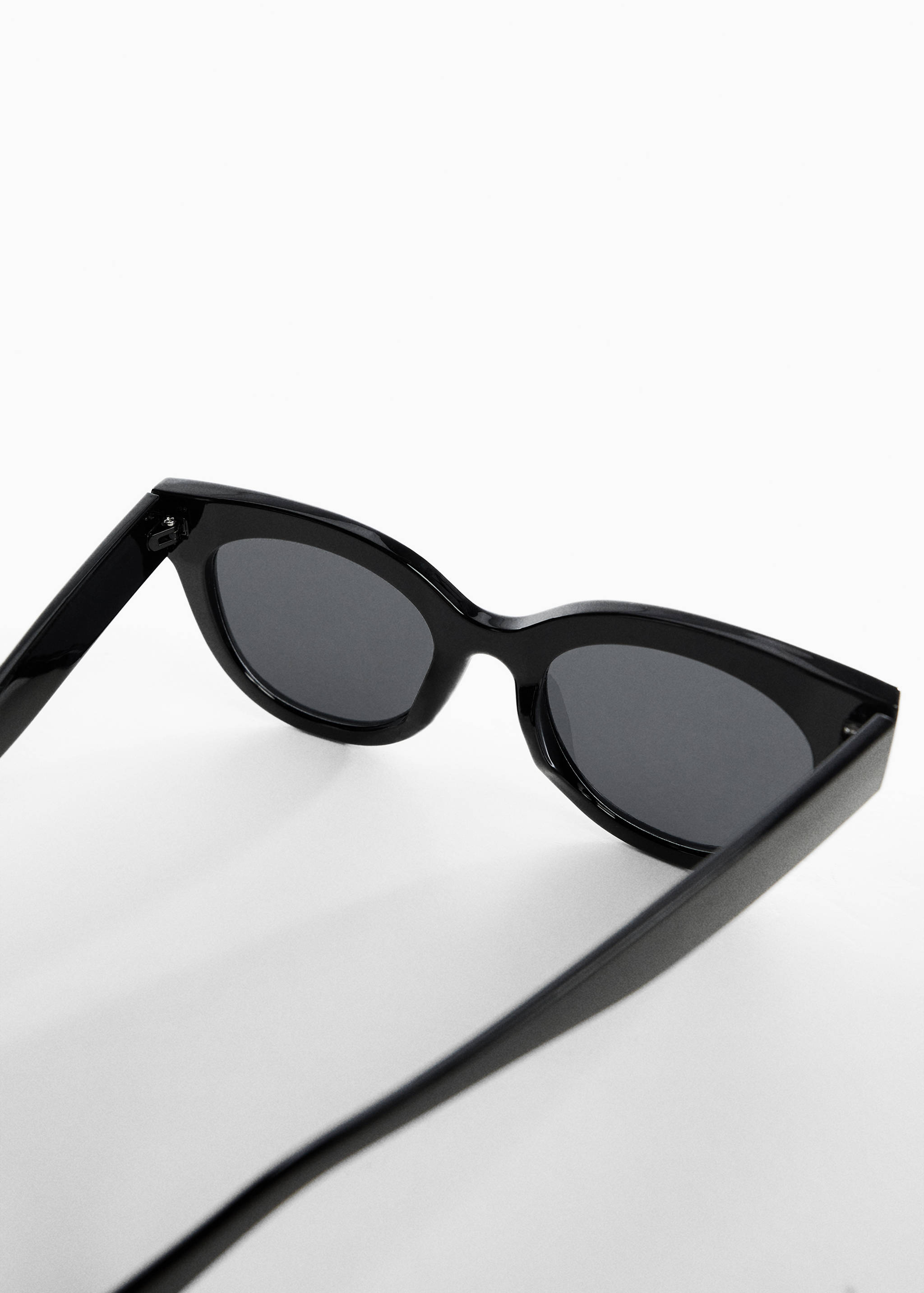 Sonnenbrille im Retro-Stil - Detail des Artikels 1