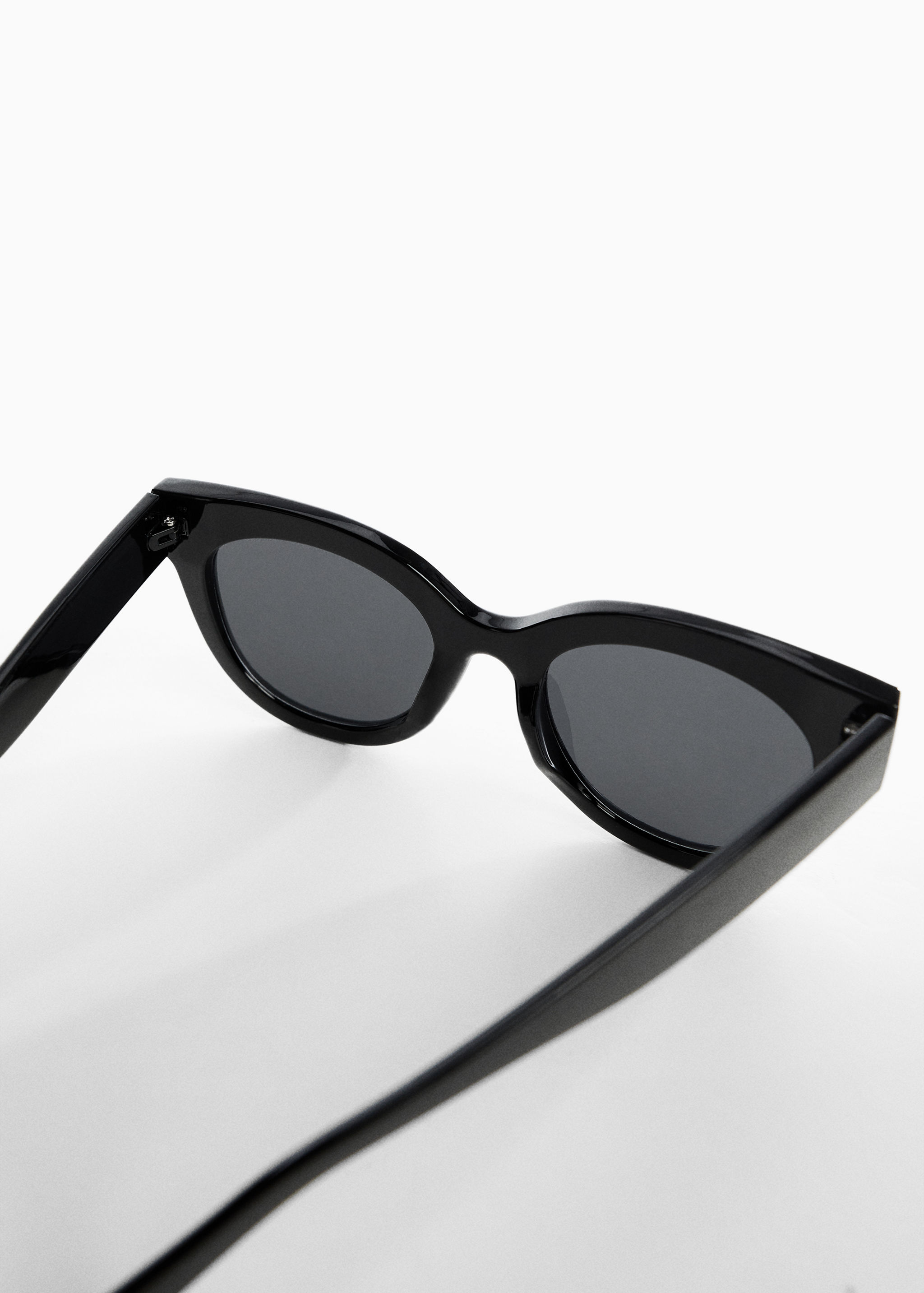 Sonnenbrille im Retro-Stil - Detail des Artikels 1