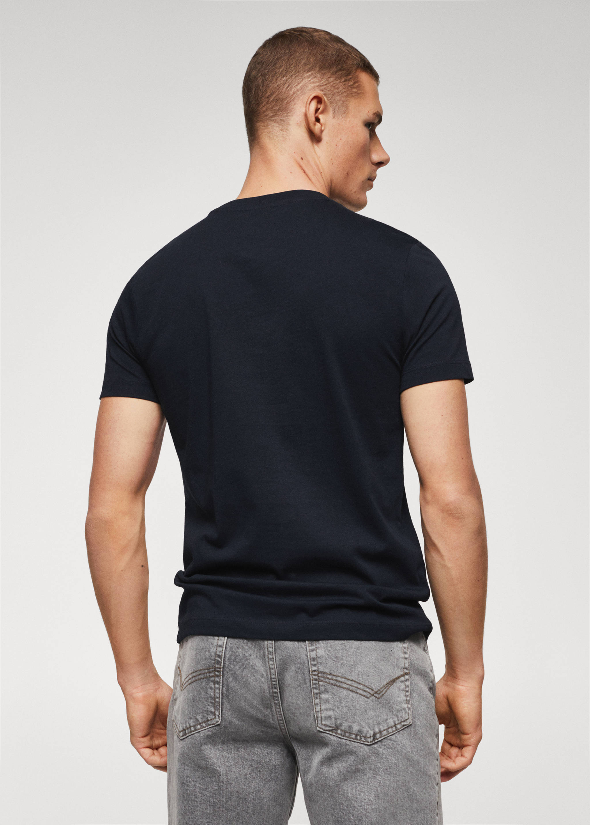 Basic lightweight cotton t-shirt - Reverse of the article