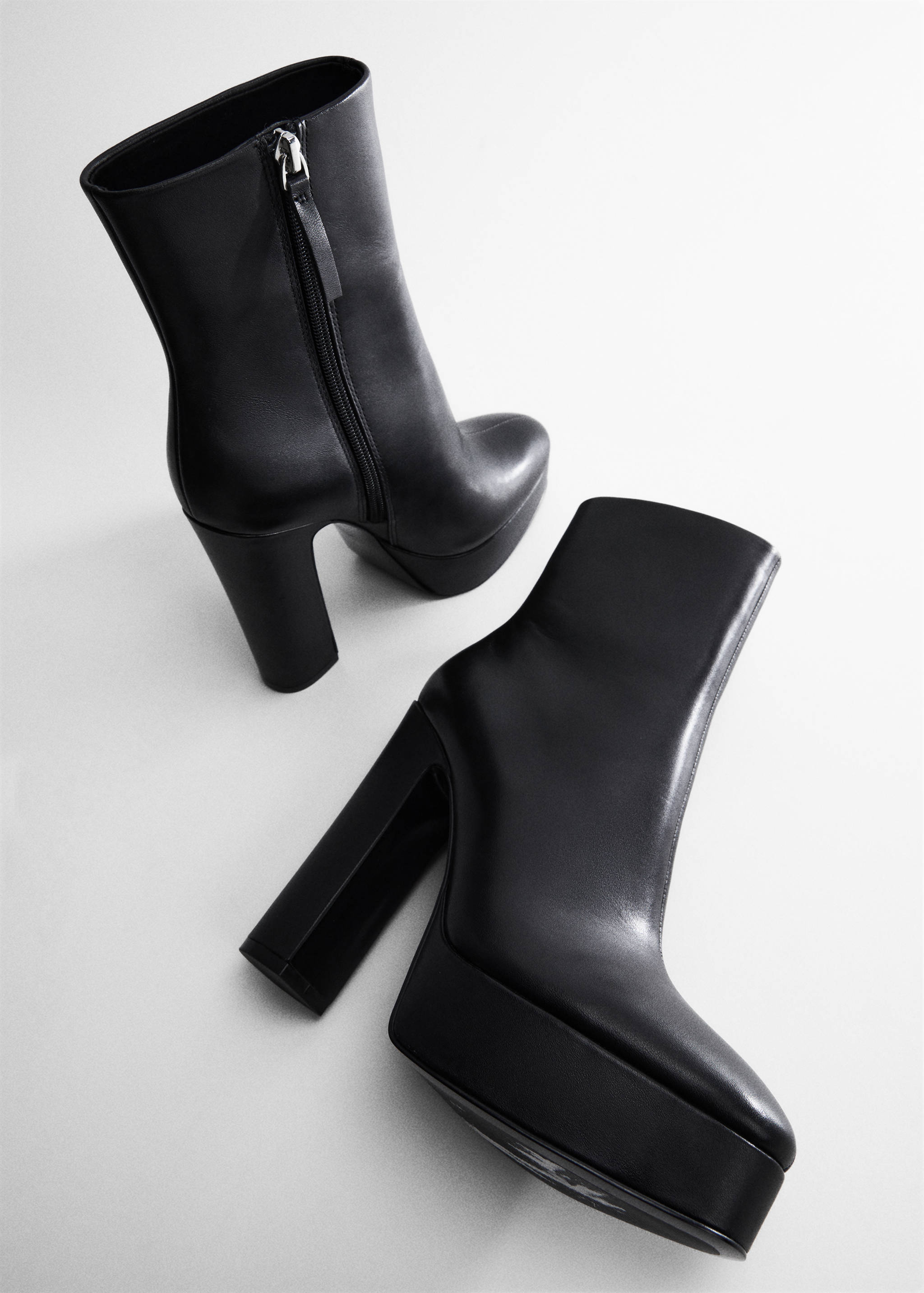 Platform leather ankle boots - Details of the article 5